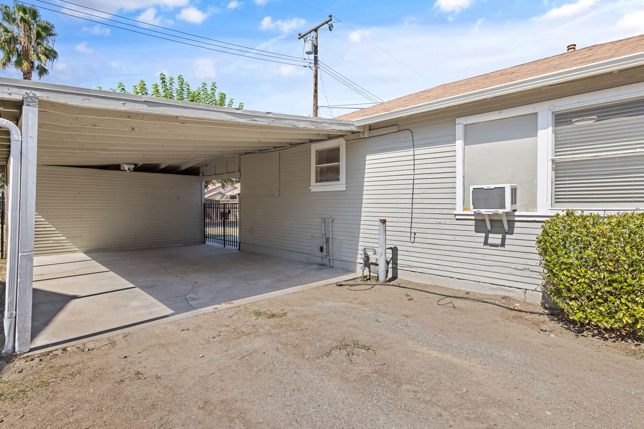 1419 S Crowe St, Visalia, CA 93277