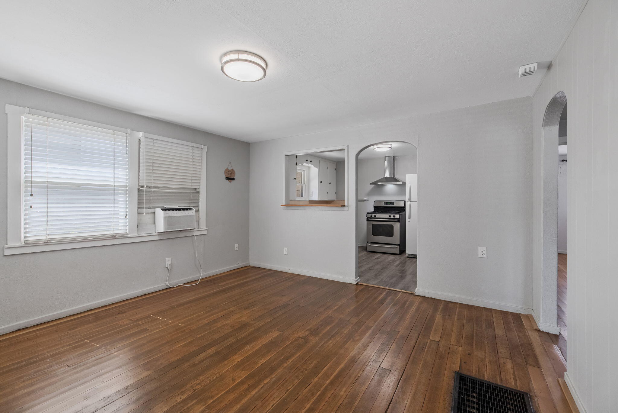 1419 S Crowe St, Visalia, CA 93277