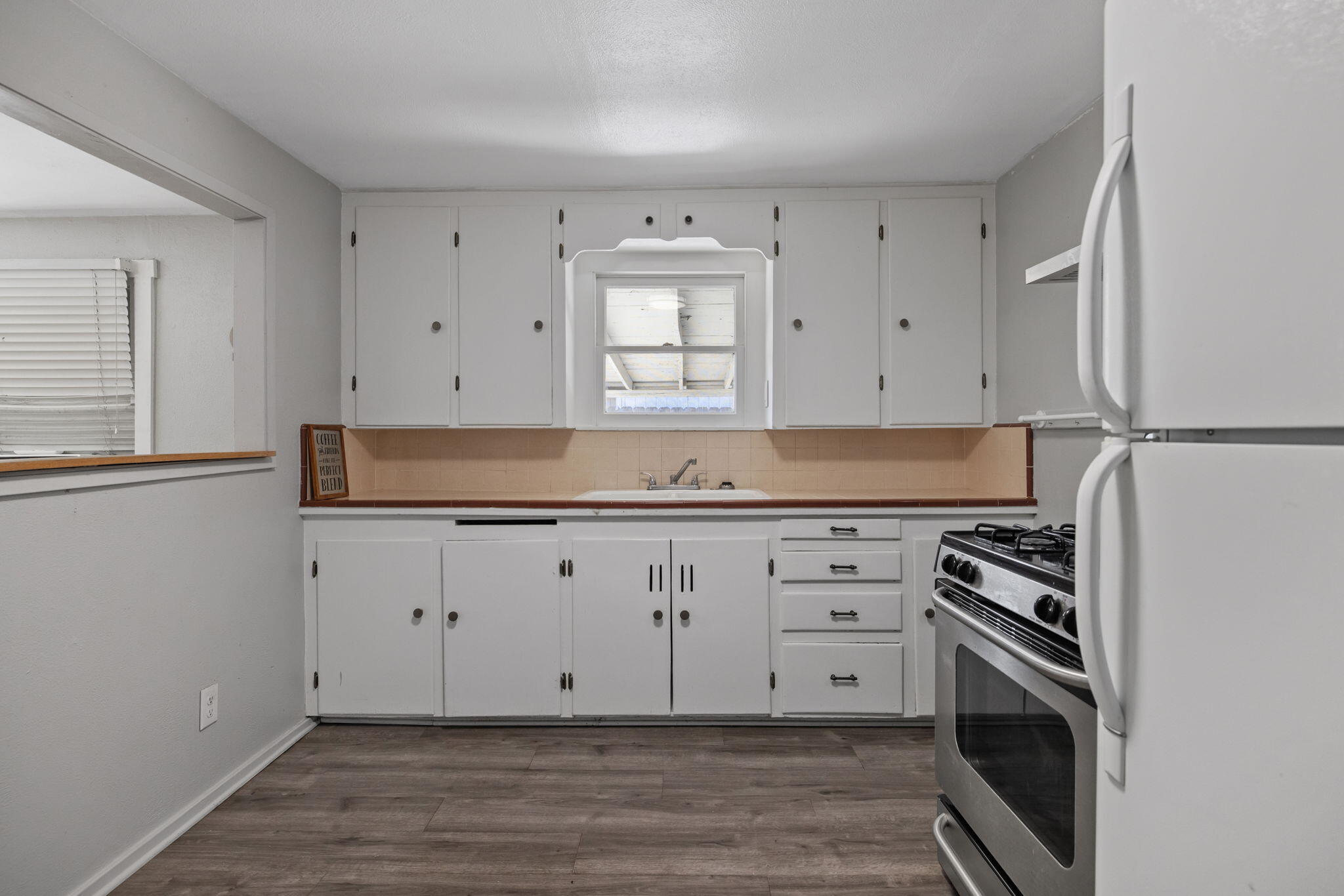 1419 S Crowe St, Visalia, CA 93277