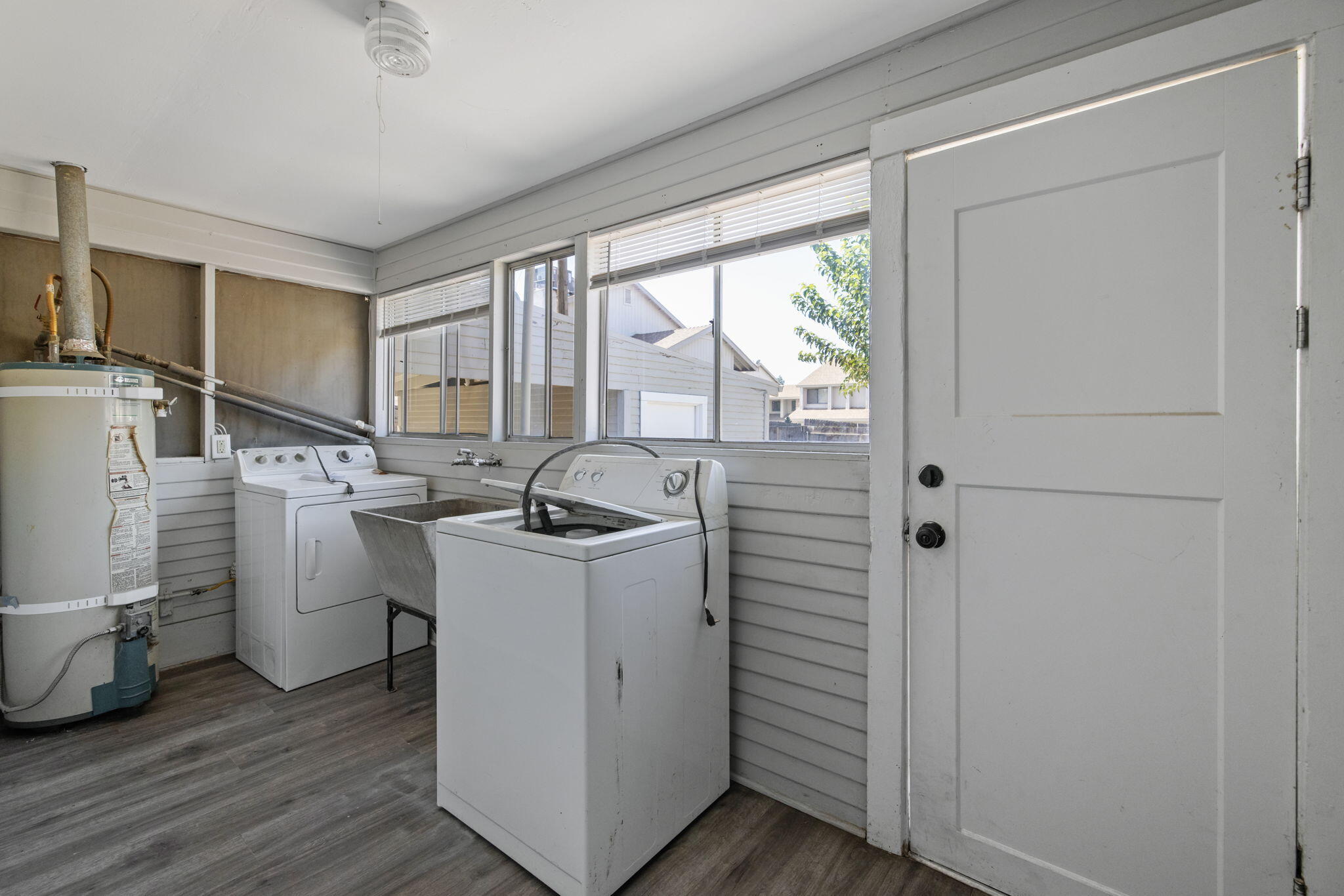 1419 S Crowe St, Visalia, CA 93277