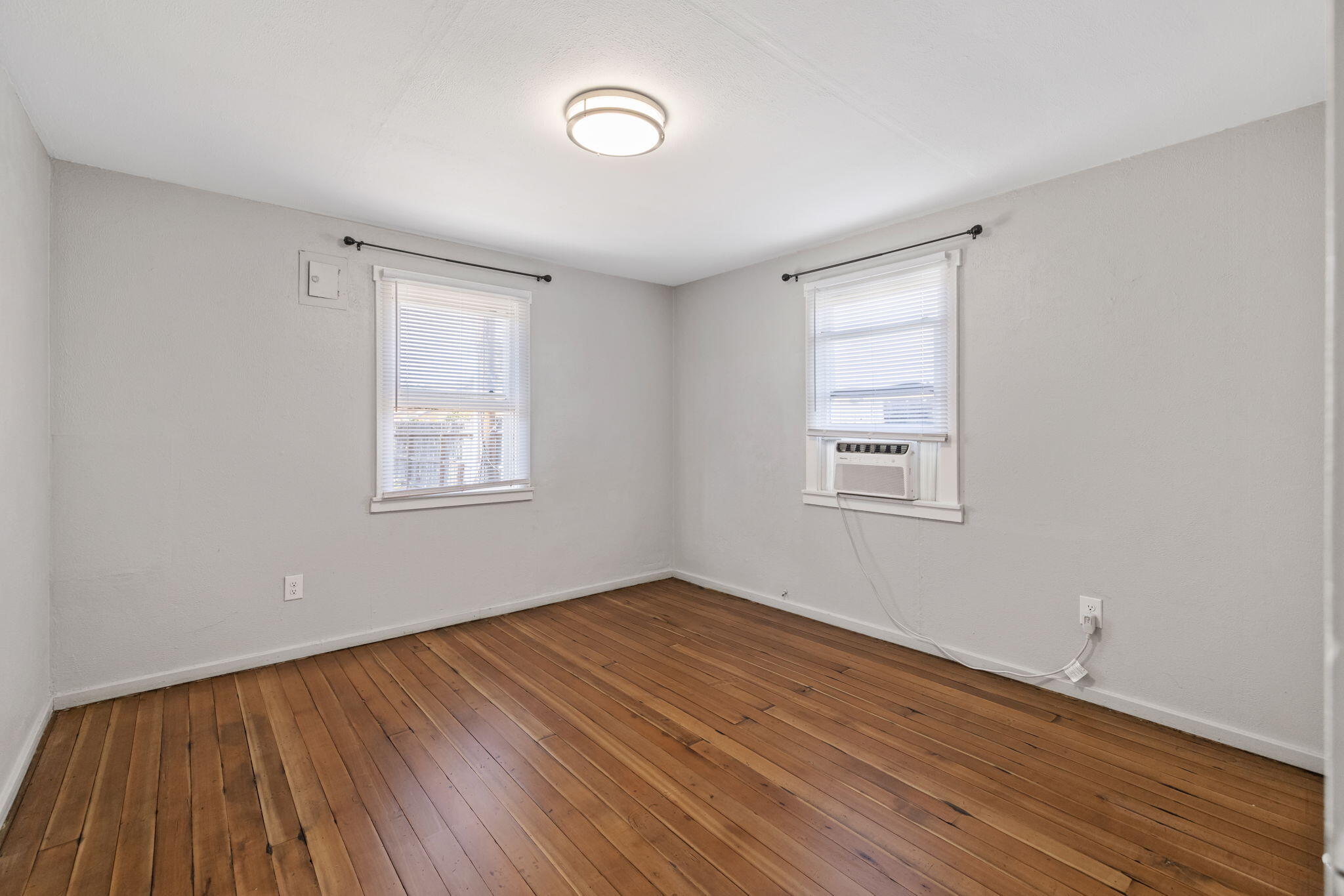 1419 S Crowe St, Visalia, CA 93277