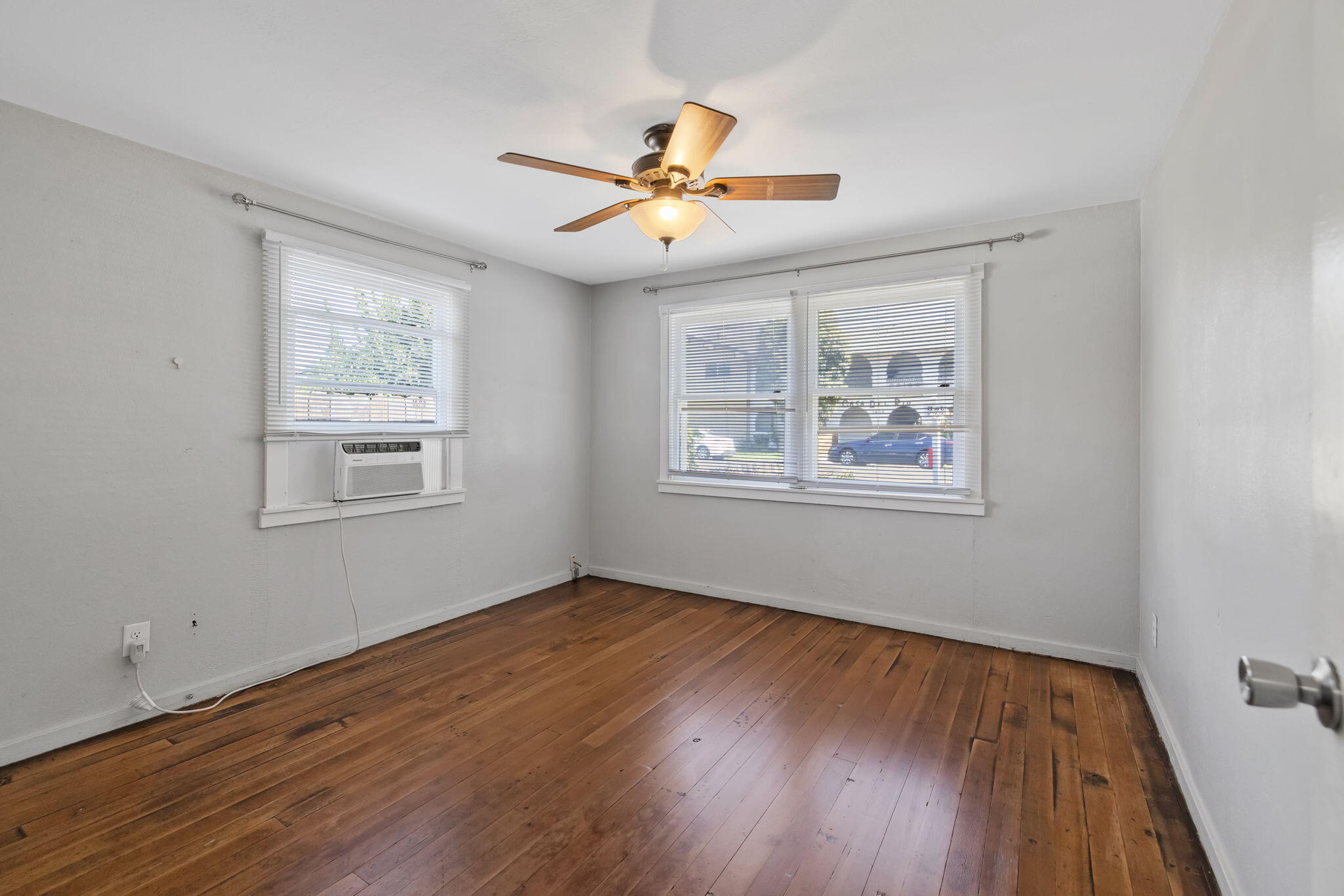 1419 S Crowe St, Visalia, CA 93277