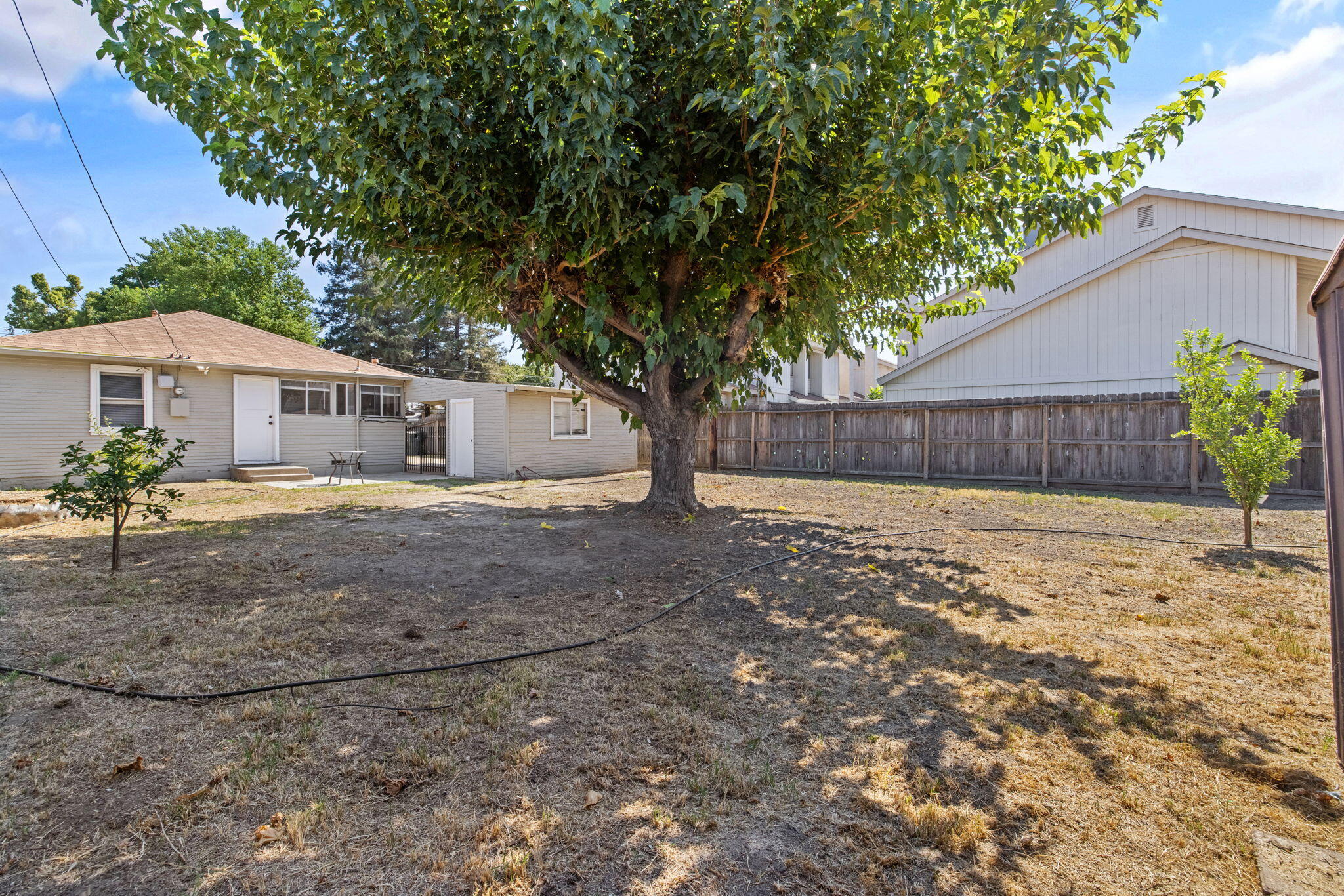 1419 S Crowe St, Visalia, CA 93277