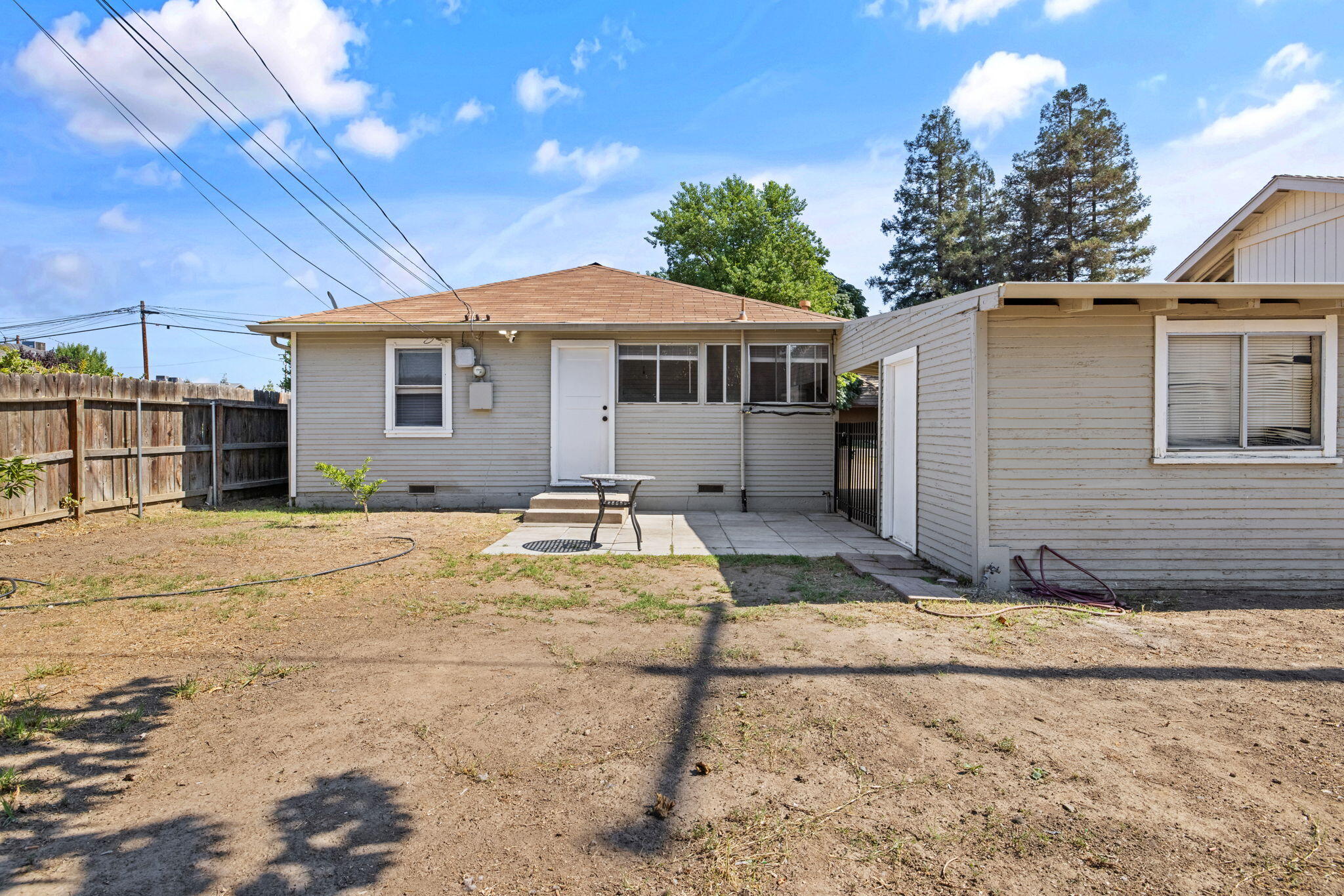 1419 S Crowe St, Visalia, CA 93277