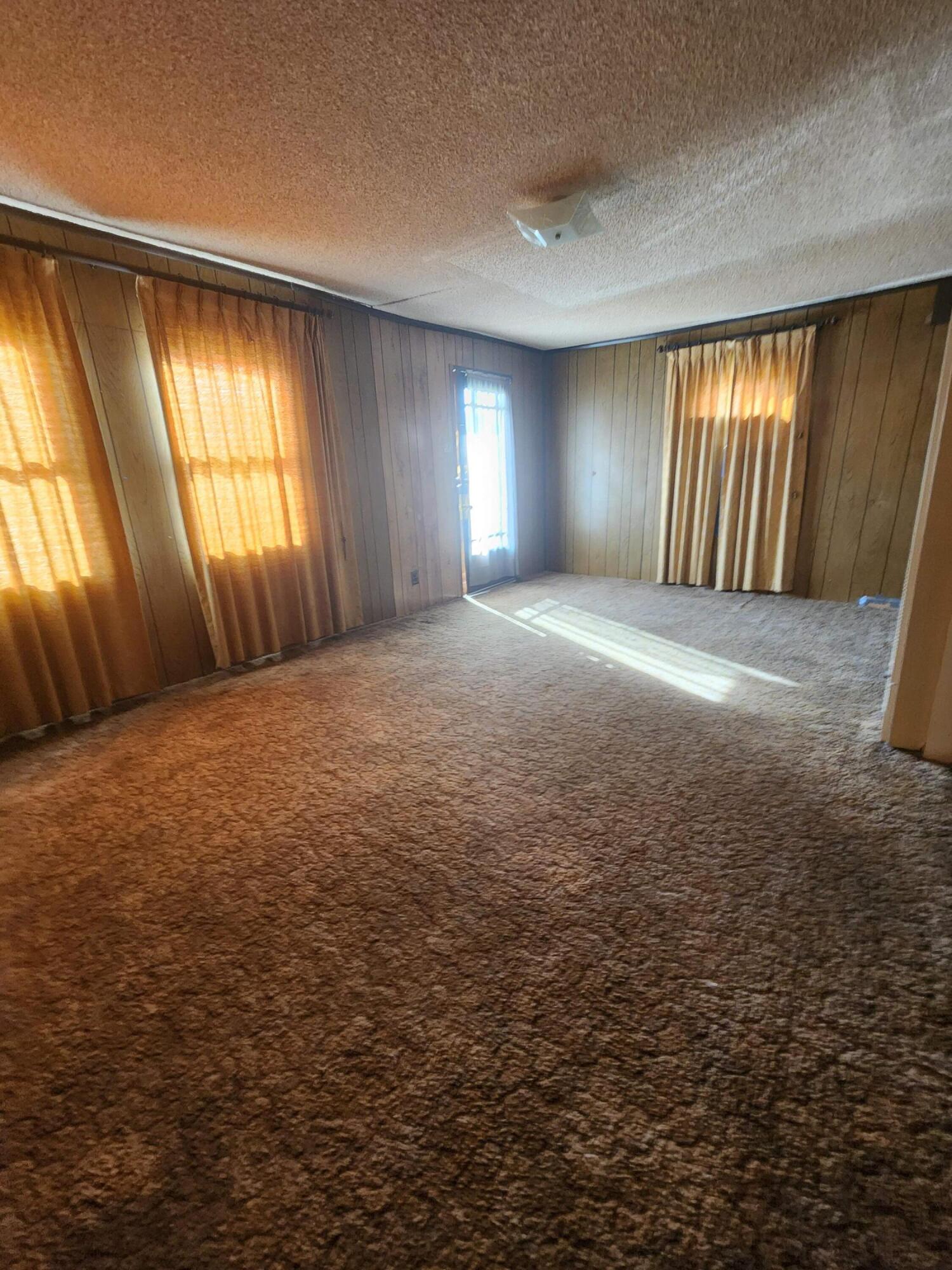 333 S D St, Tulare, CA 93274