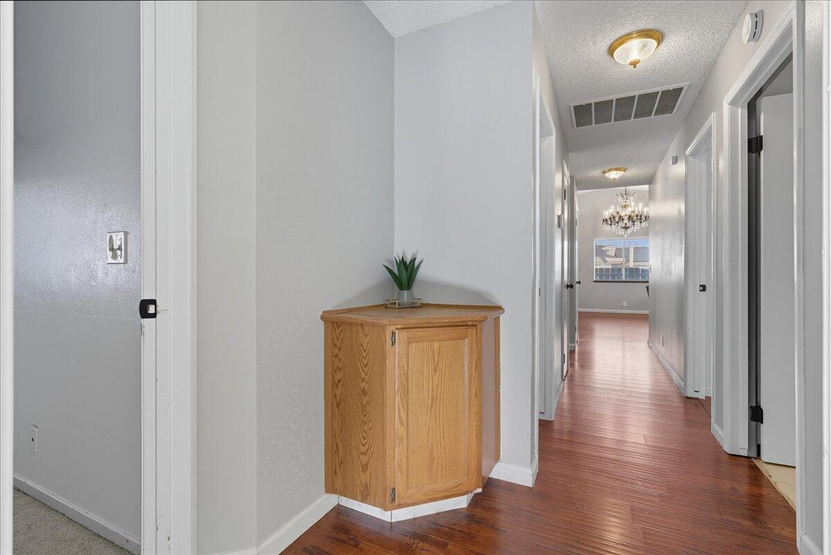 2202 Cottonwood Ct, Hanford, CA 93230