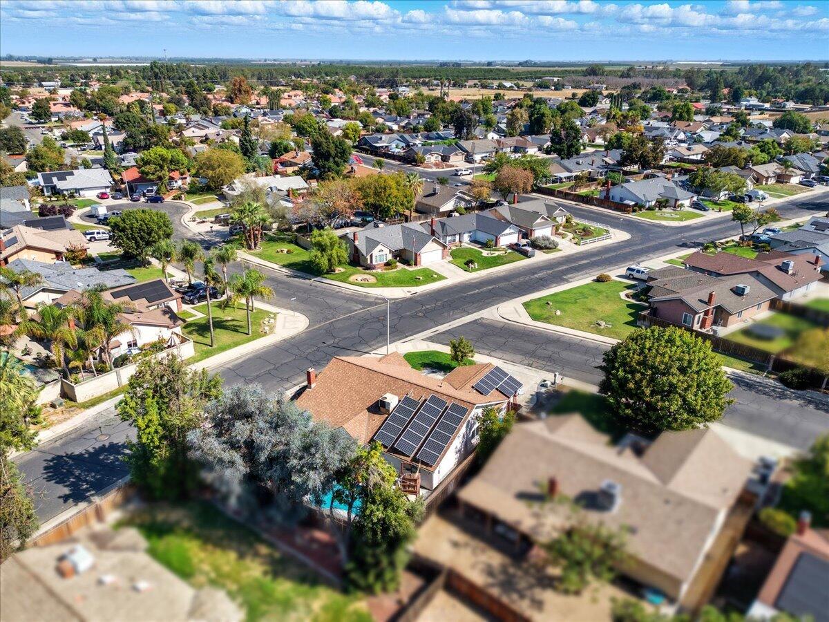 2202 Cottonwood Ct, Hanford, CA 93230