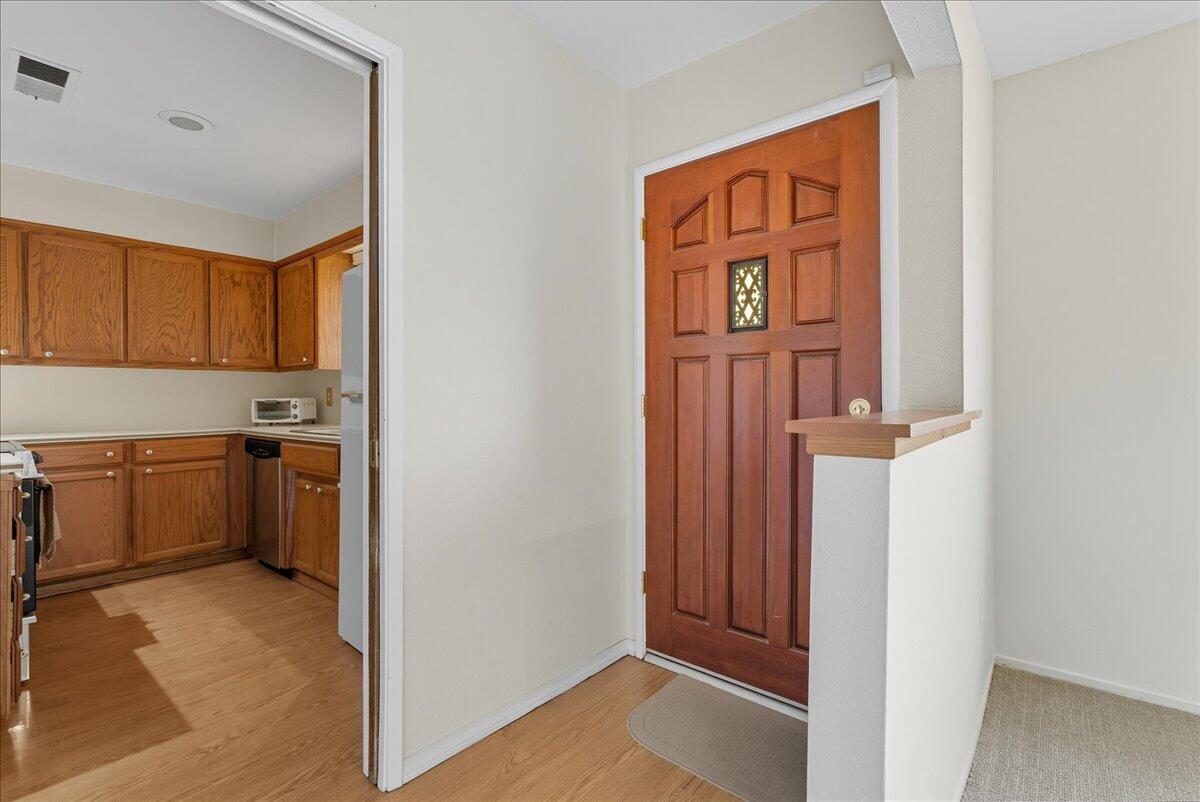 716 S Kazarian St, Tulare, CA 93274