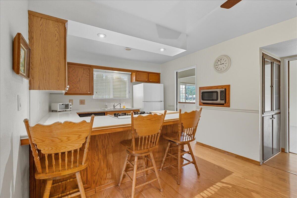 716 S Kazarian St, Tulare, CA 93274