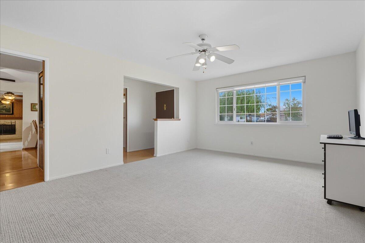 716 S Kazarian St, Tulare, CA 93274