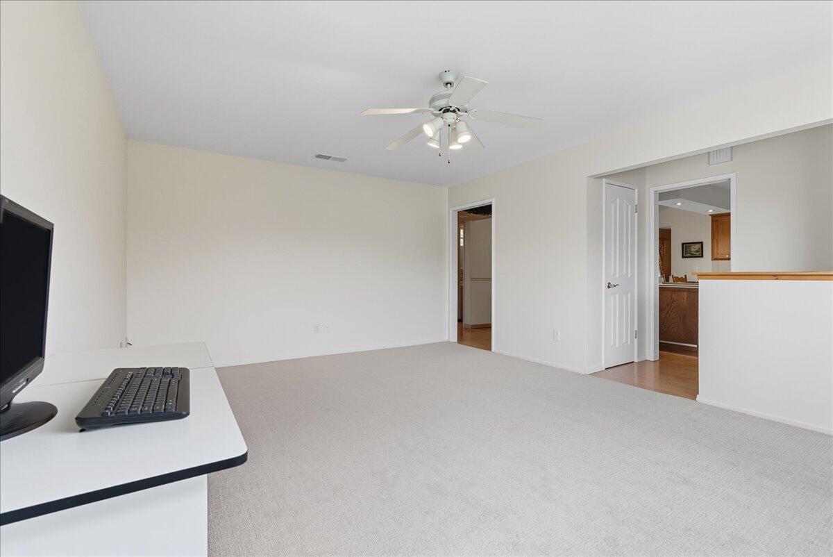 716 S Kazarian St, Tulare, CA 93274