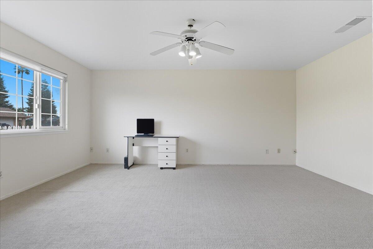 716 S Kazarian St, Tulare, CA 93274