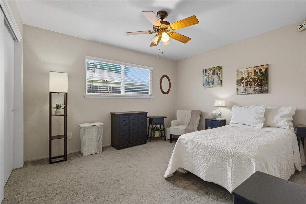 716 S Kazarian St, Tulare, CA 93274