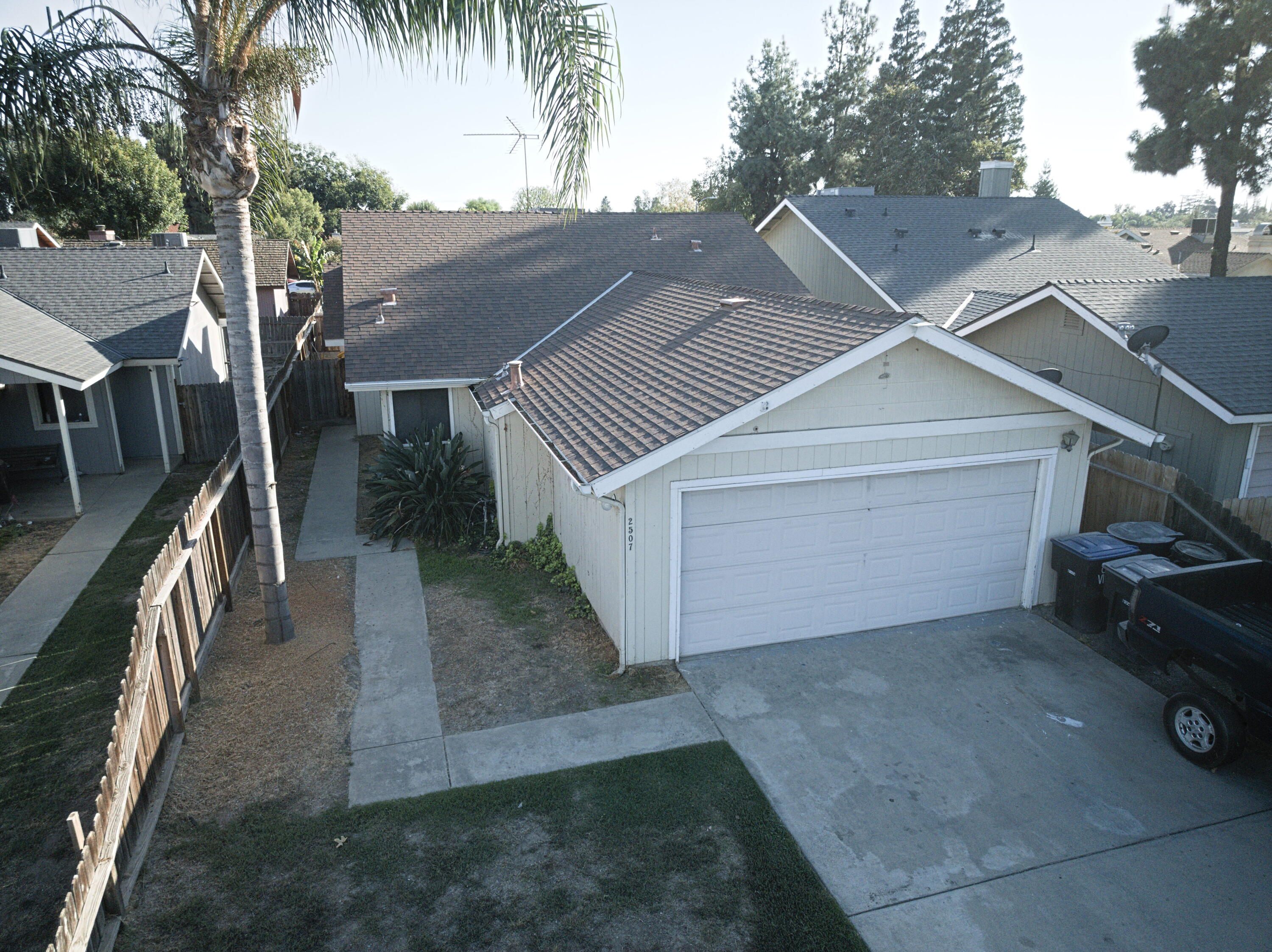 2507 E Parker Ct, Visalia, CA 93292