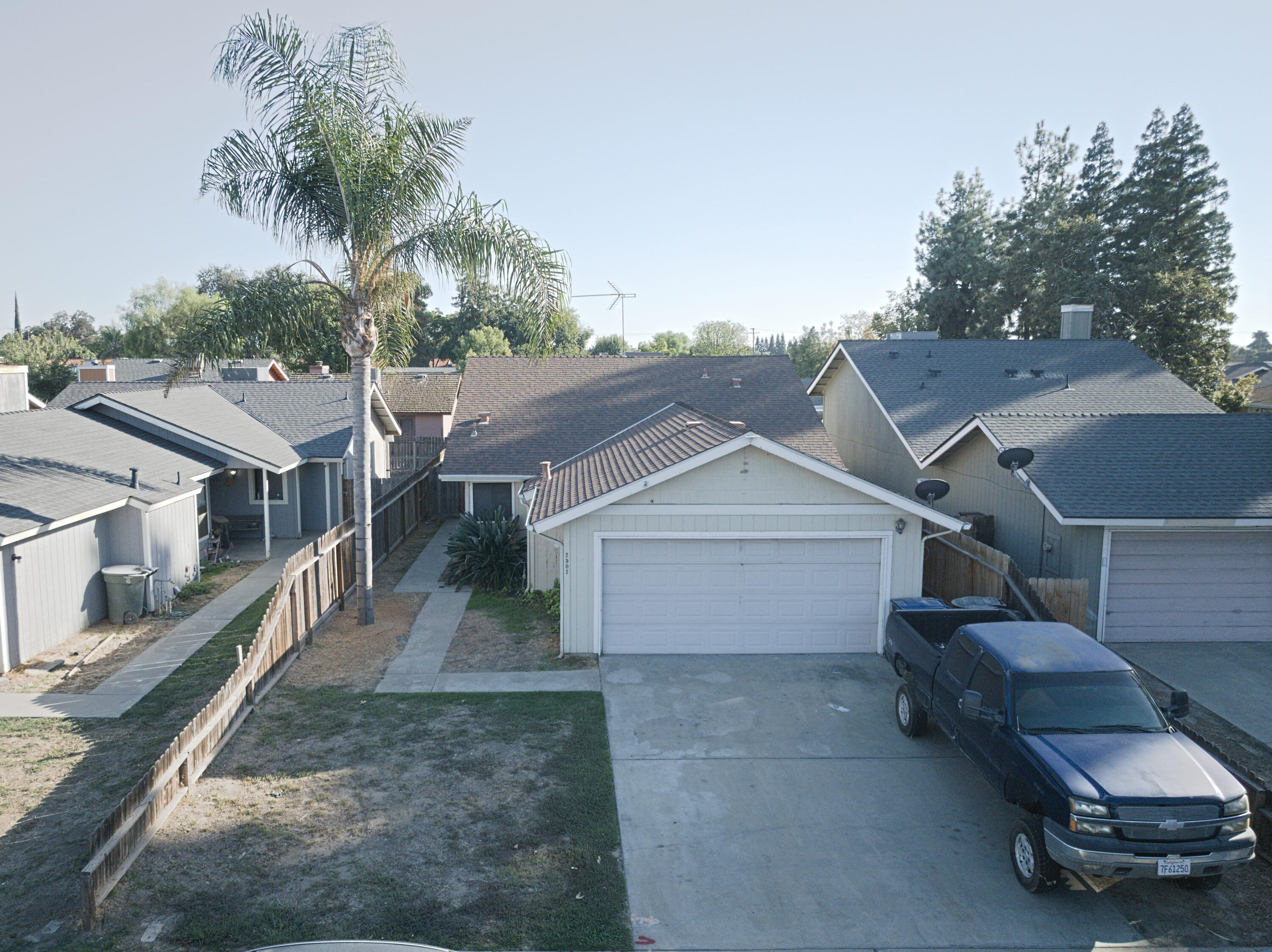 2507 E Parker Ct, Visalia, CA 93292