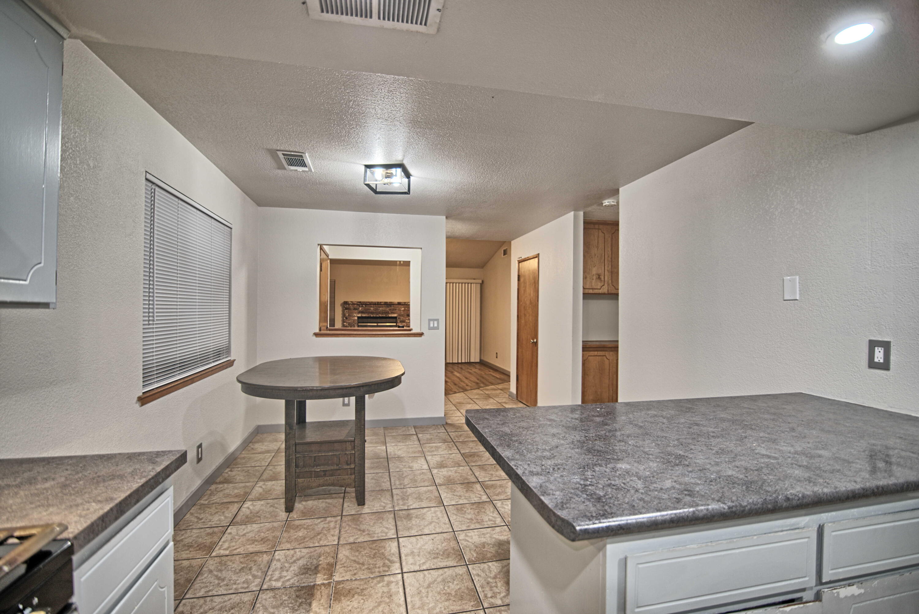 2507 E Parker Ct, Visalia, CA 93292