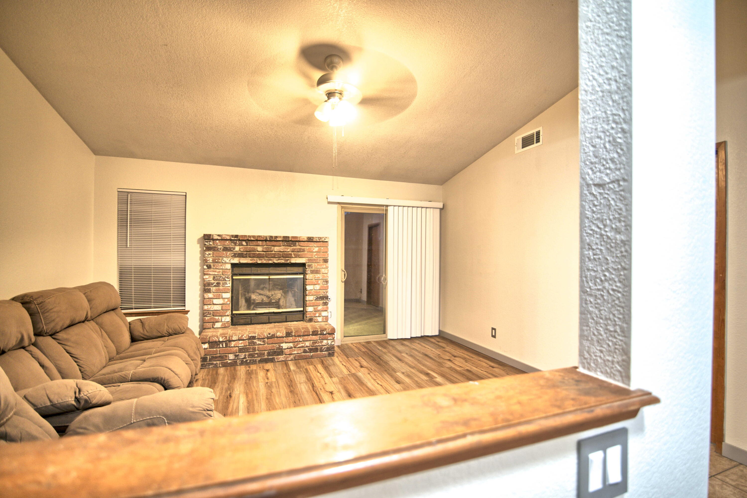 2507 E Parker Ct, Visalia, CA 93292