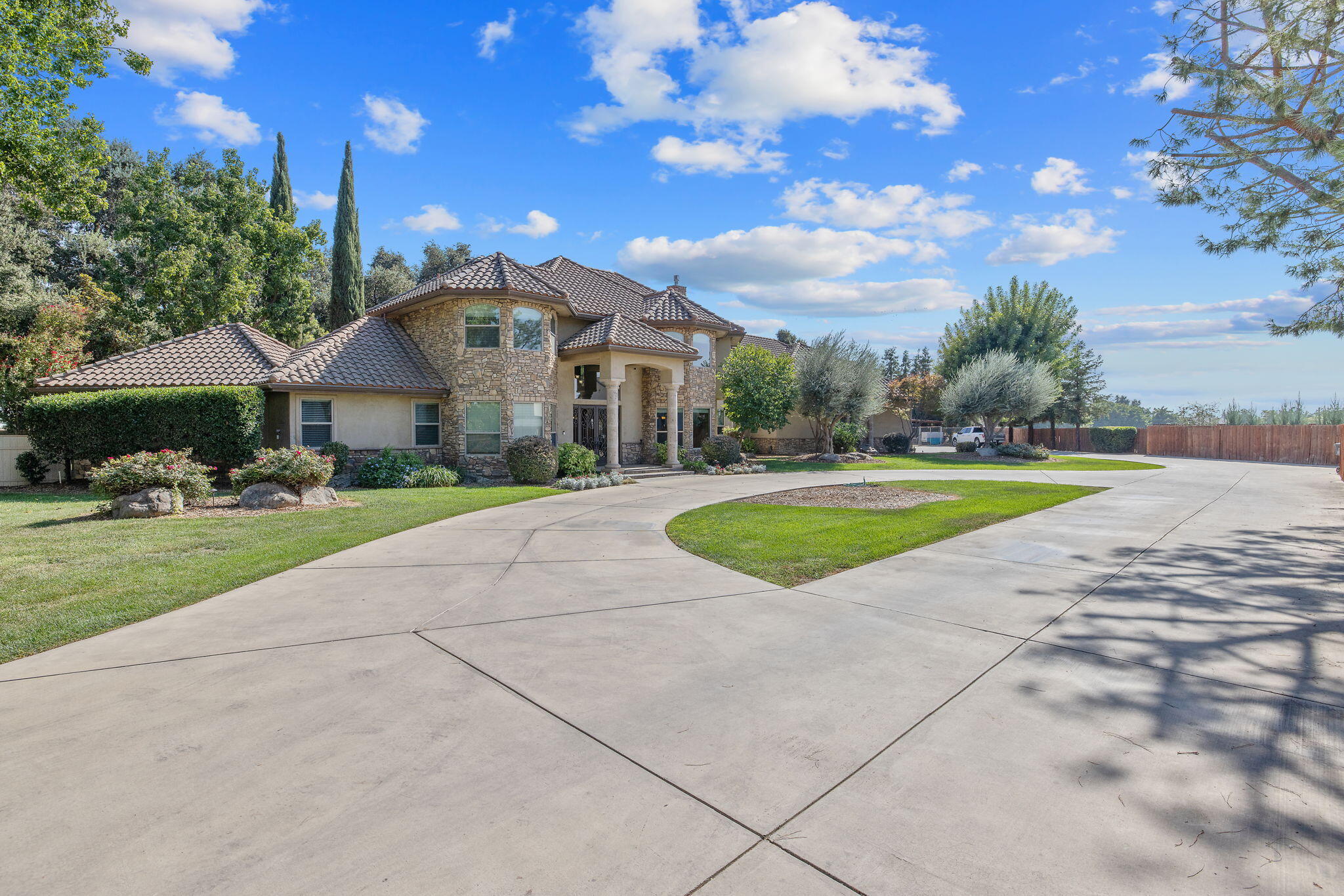 4546 S Dans St, Visalia, CA 93277