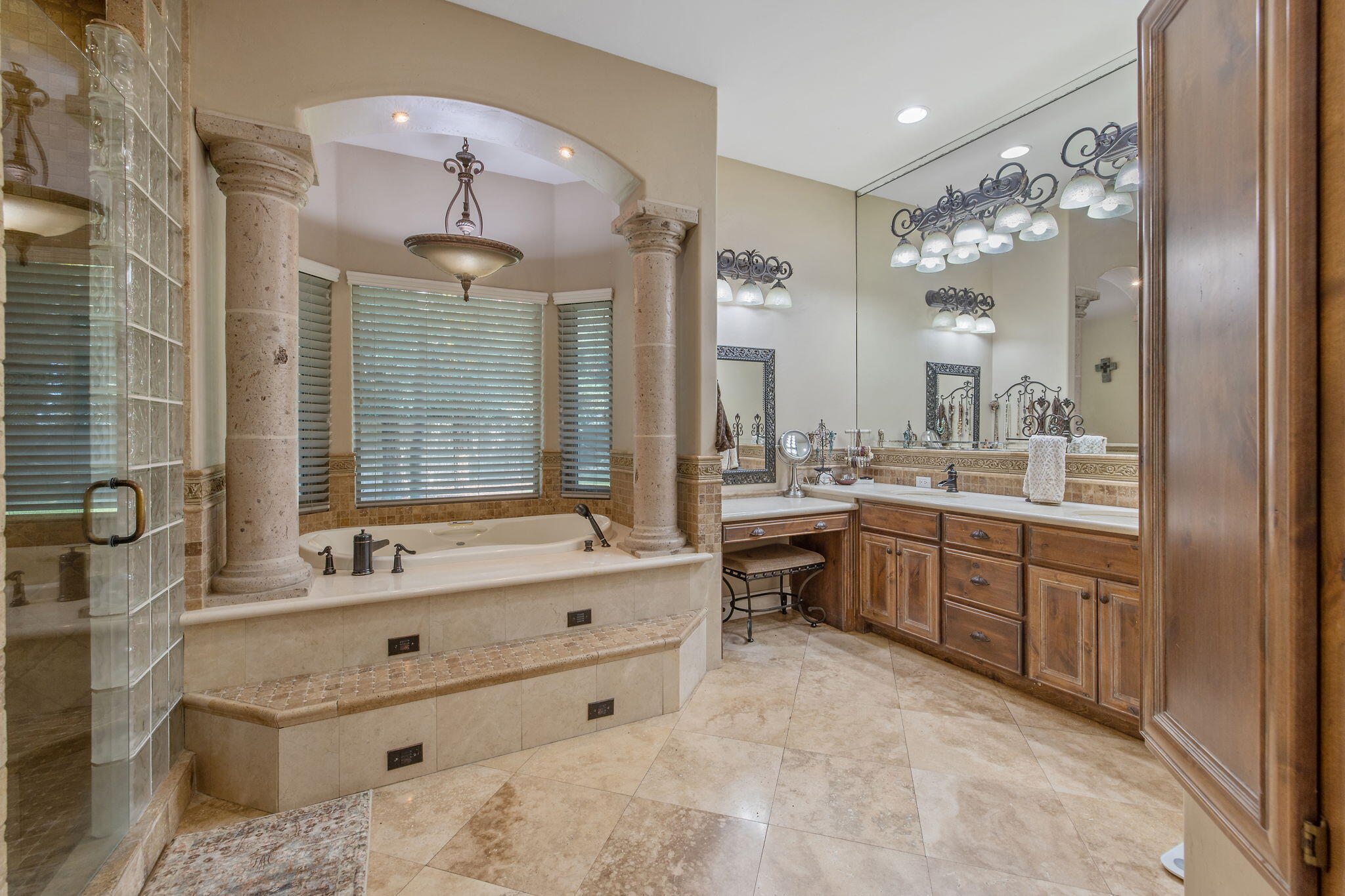 4546 S Dans St, Visalia, CA 93277