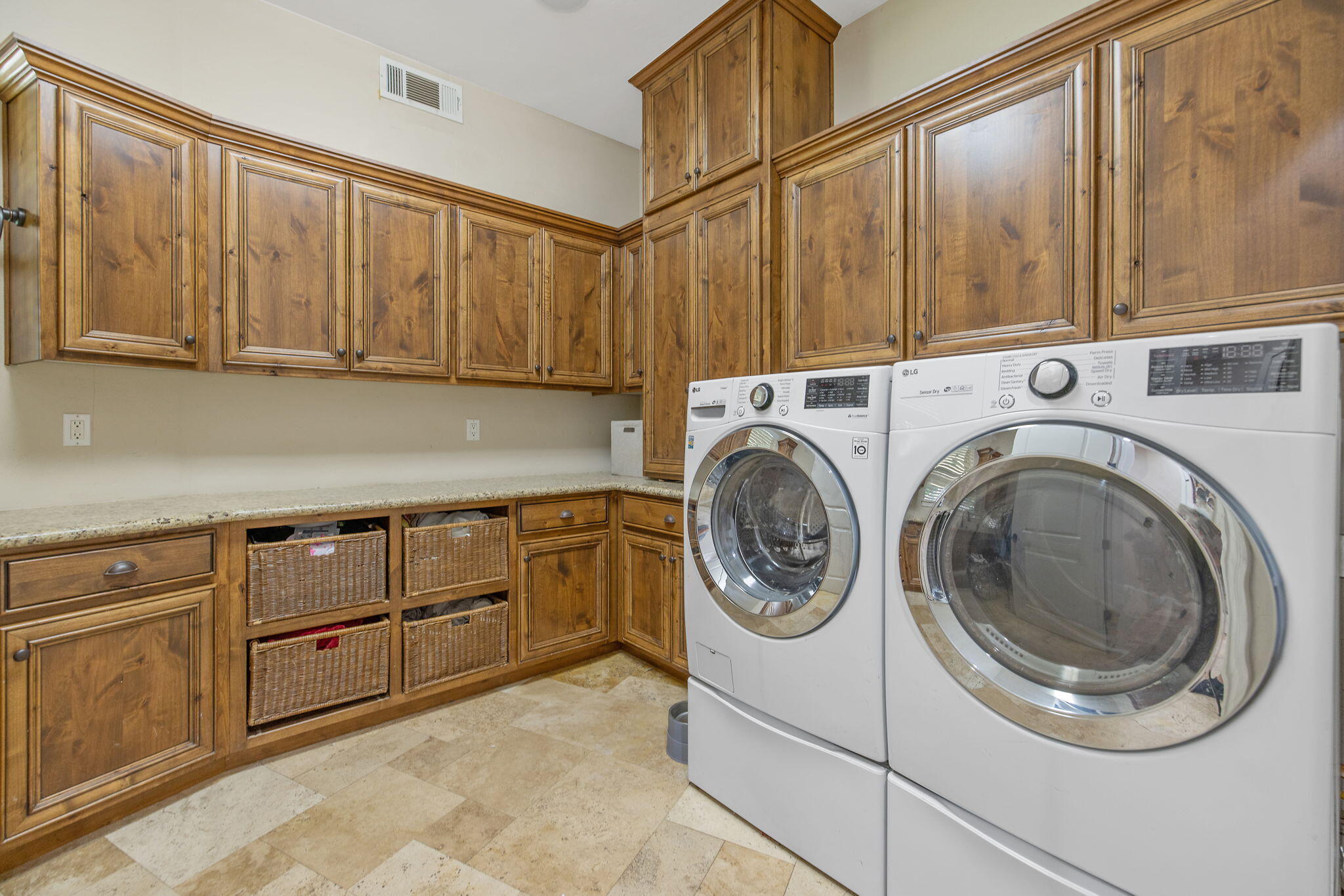 4546 S Dans St, Visalia, CA 93277