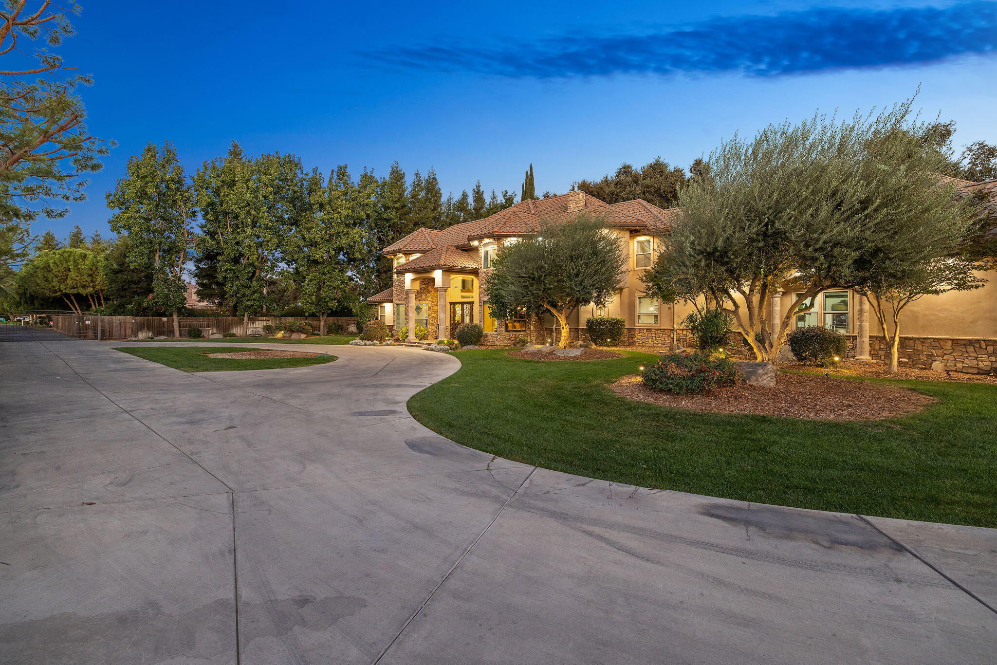 4546 S Dans St, Visalia, CA 93277
