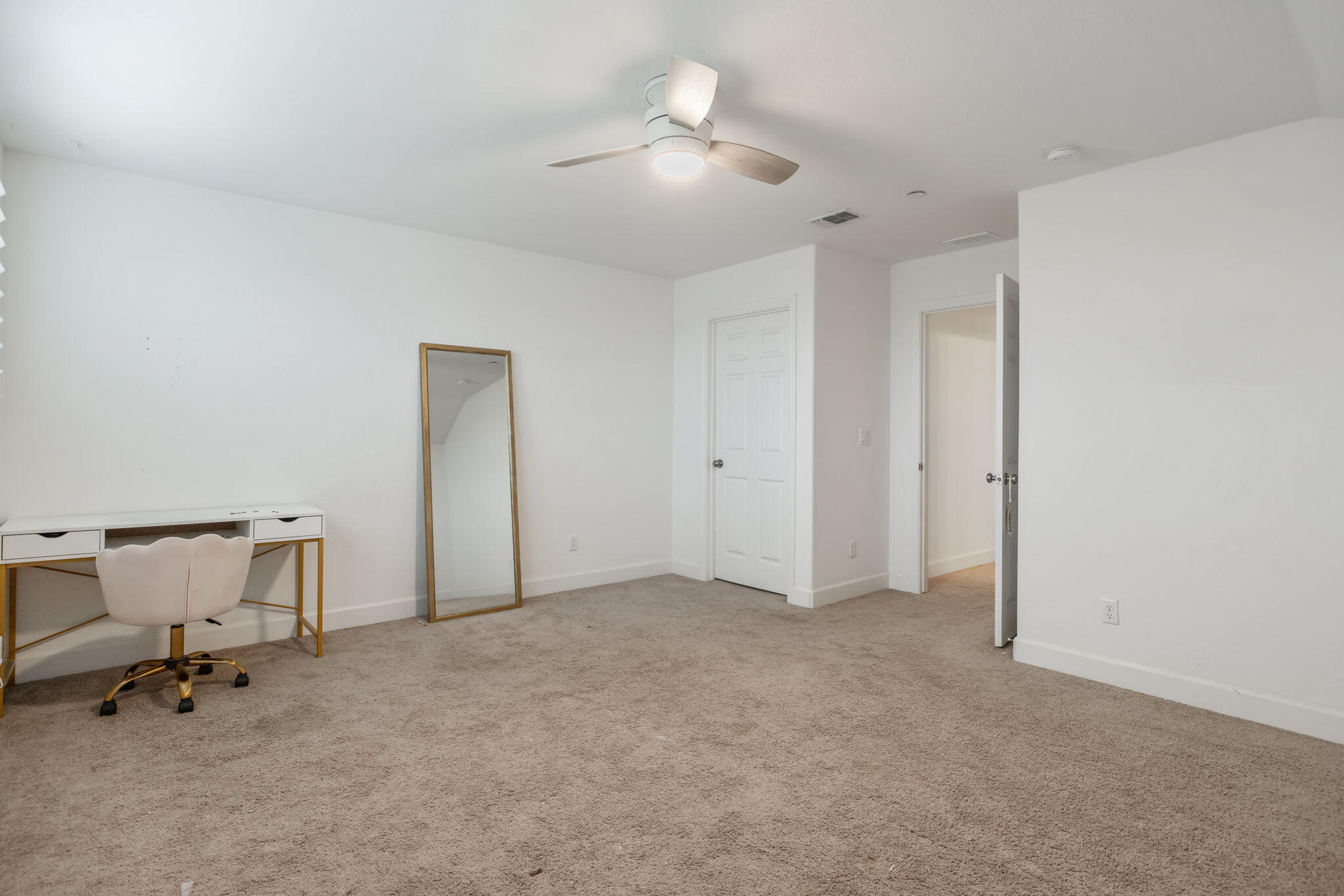 801 Howard St, Kingsburg, CA 93631