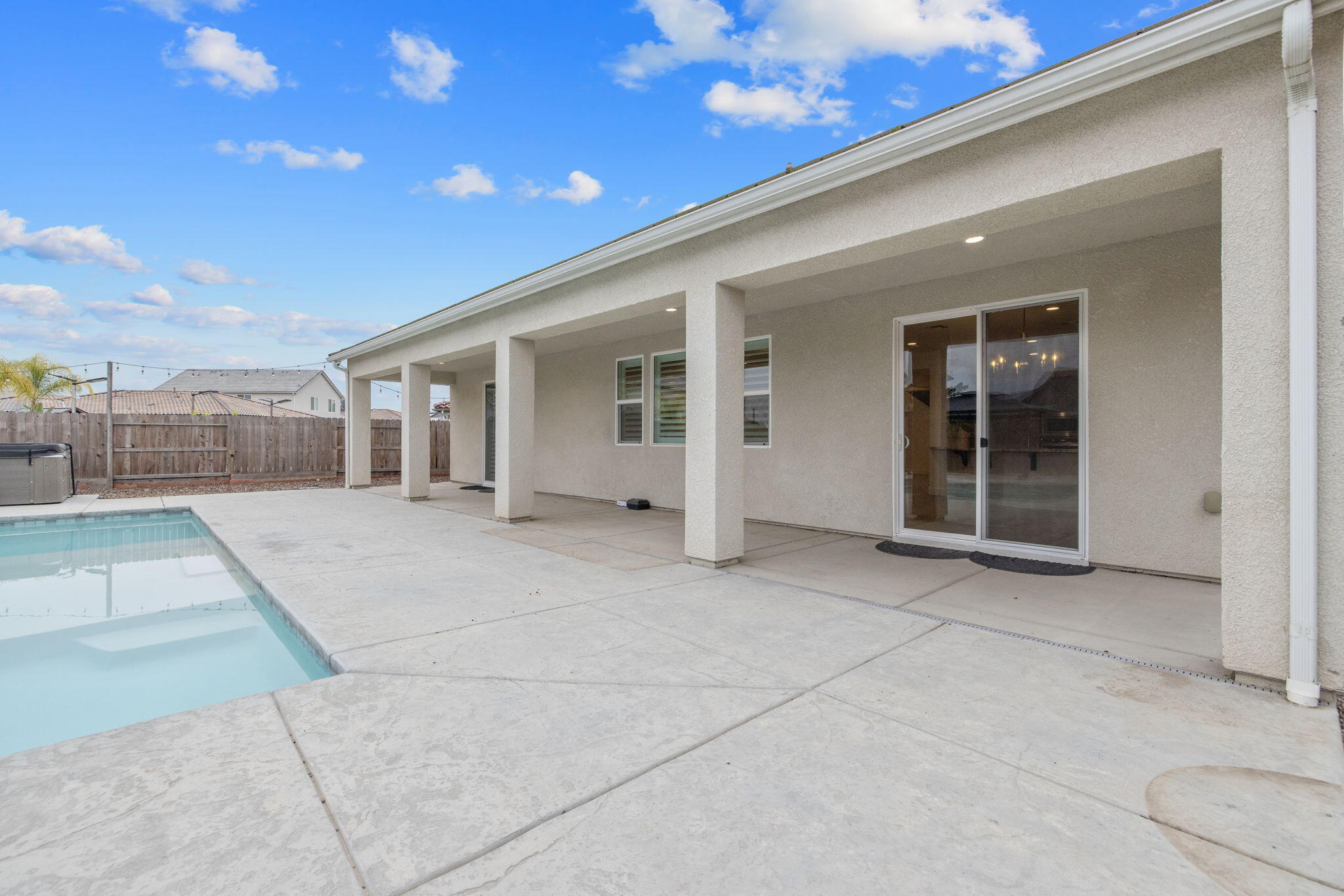 801 Howard St, Kingsburg, CA 93631