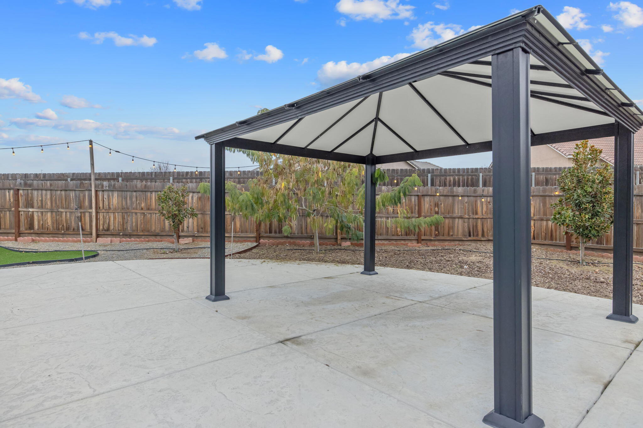 801 Howard St, Kingsburg, CA 93631