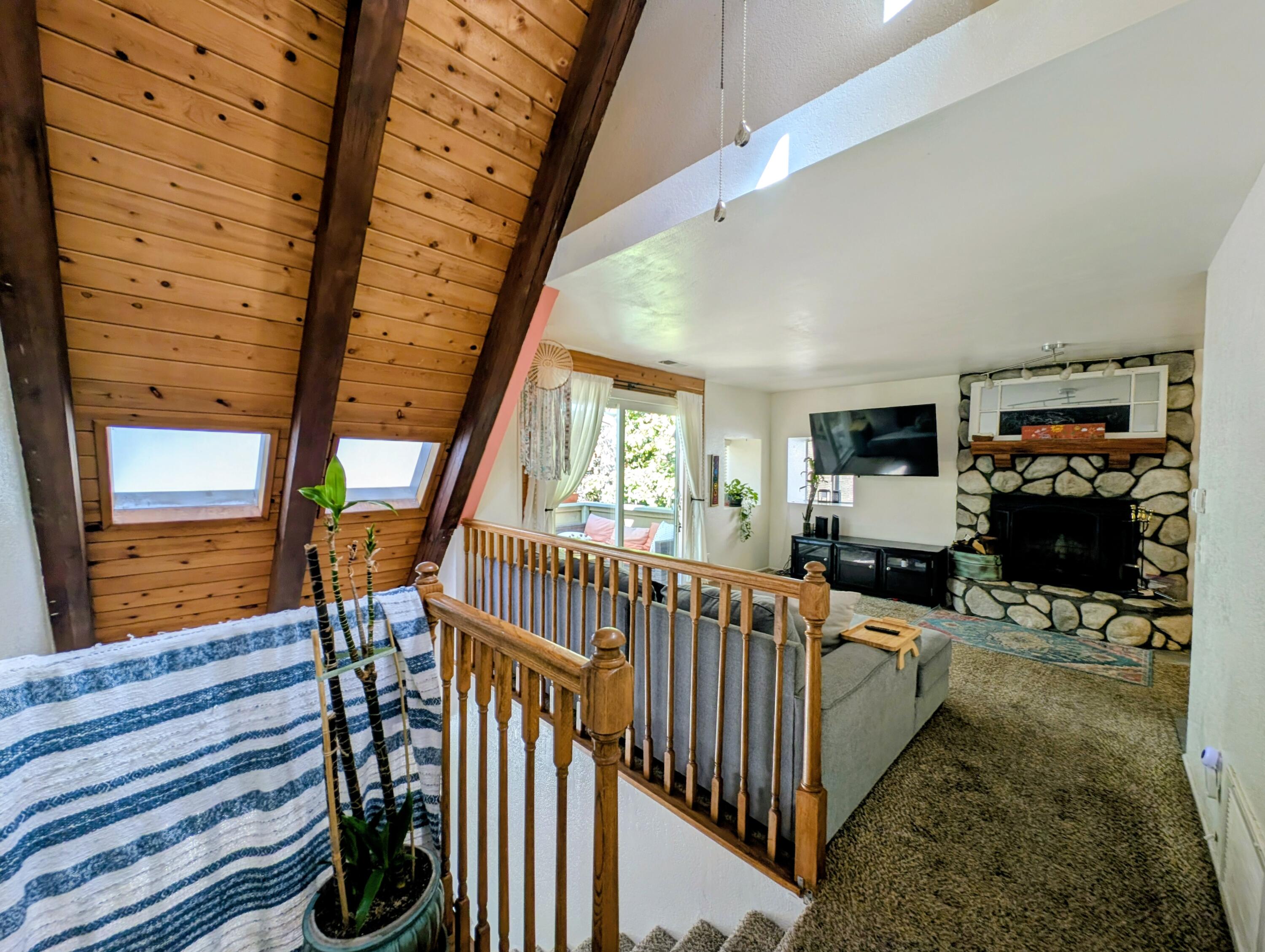 22815 Alder Ln, Crestline, CA 92325