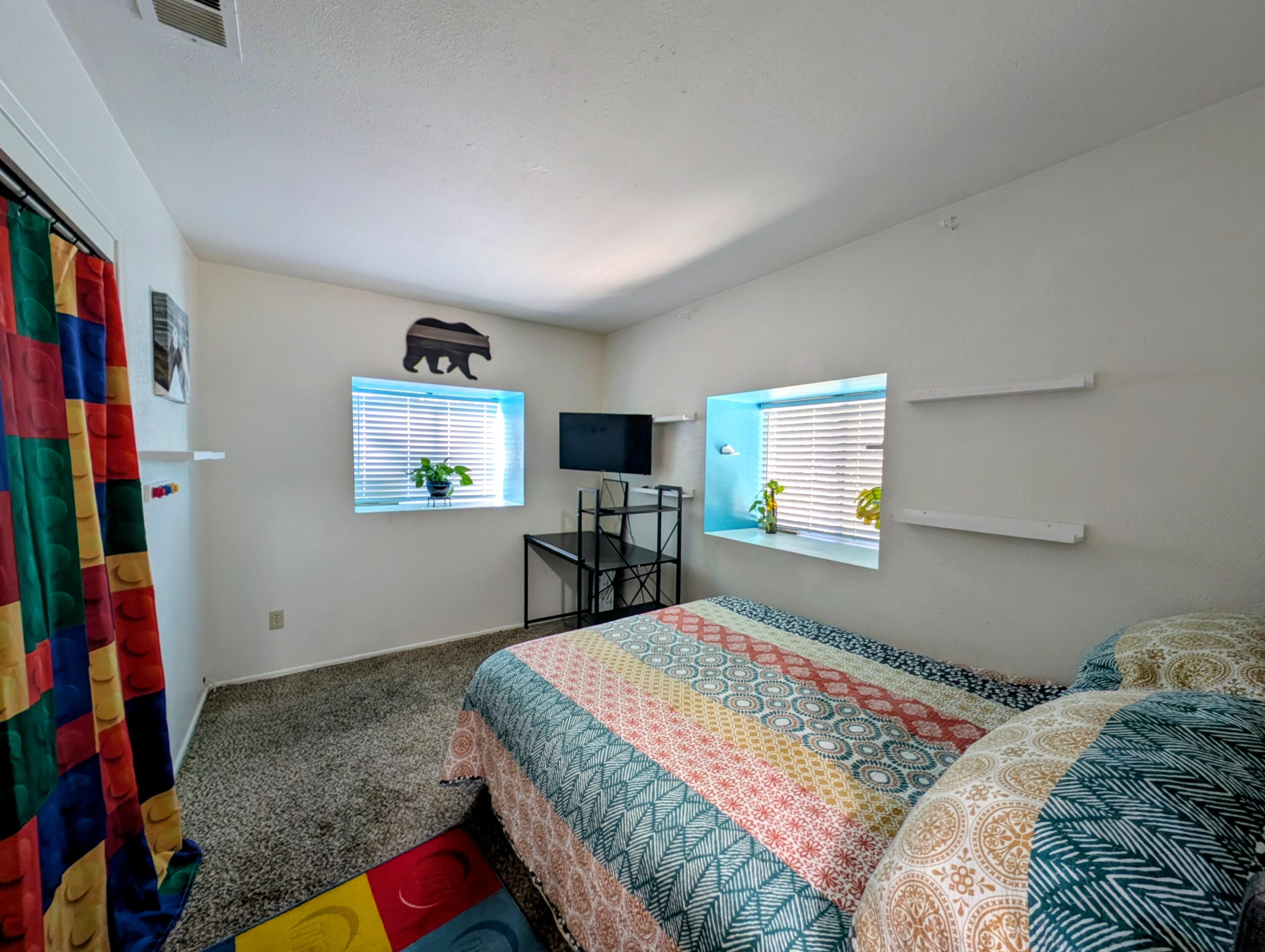 22815 Alder Ln, Crestline, CA 92325