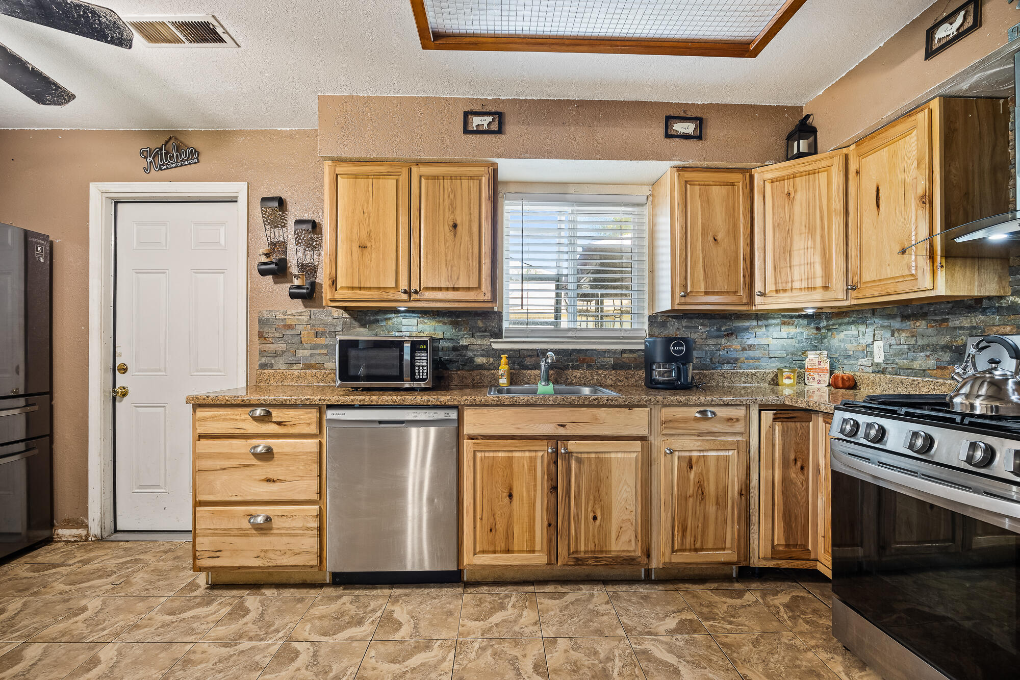 1851 Van Dorsten Ave, Corcoran, CA 93212