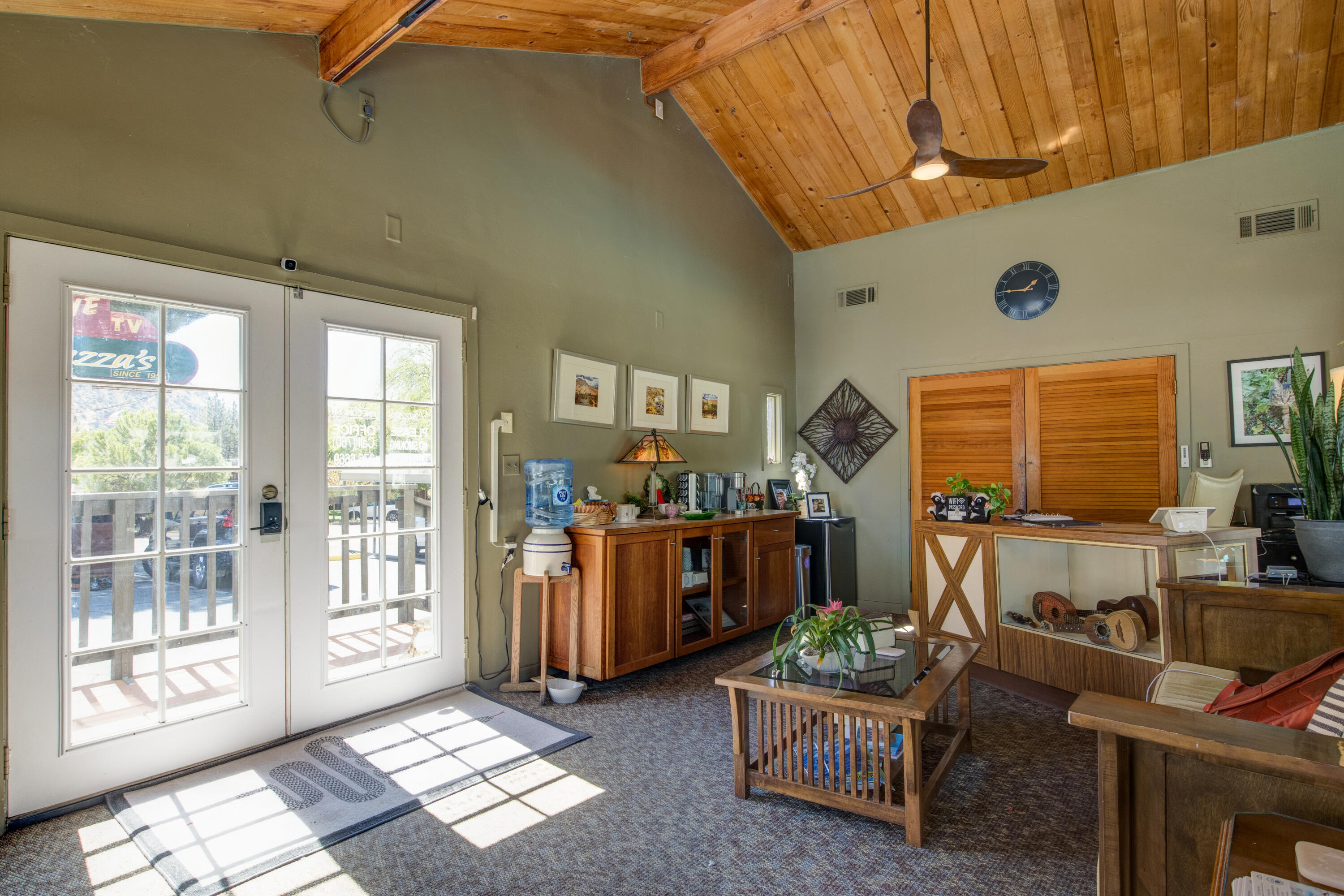 13383 Sierra Way Way, Kernville, CA 93238