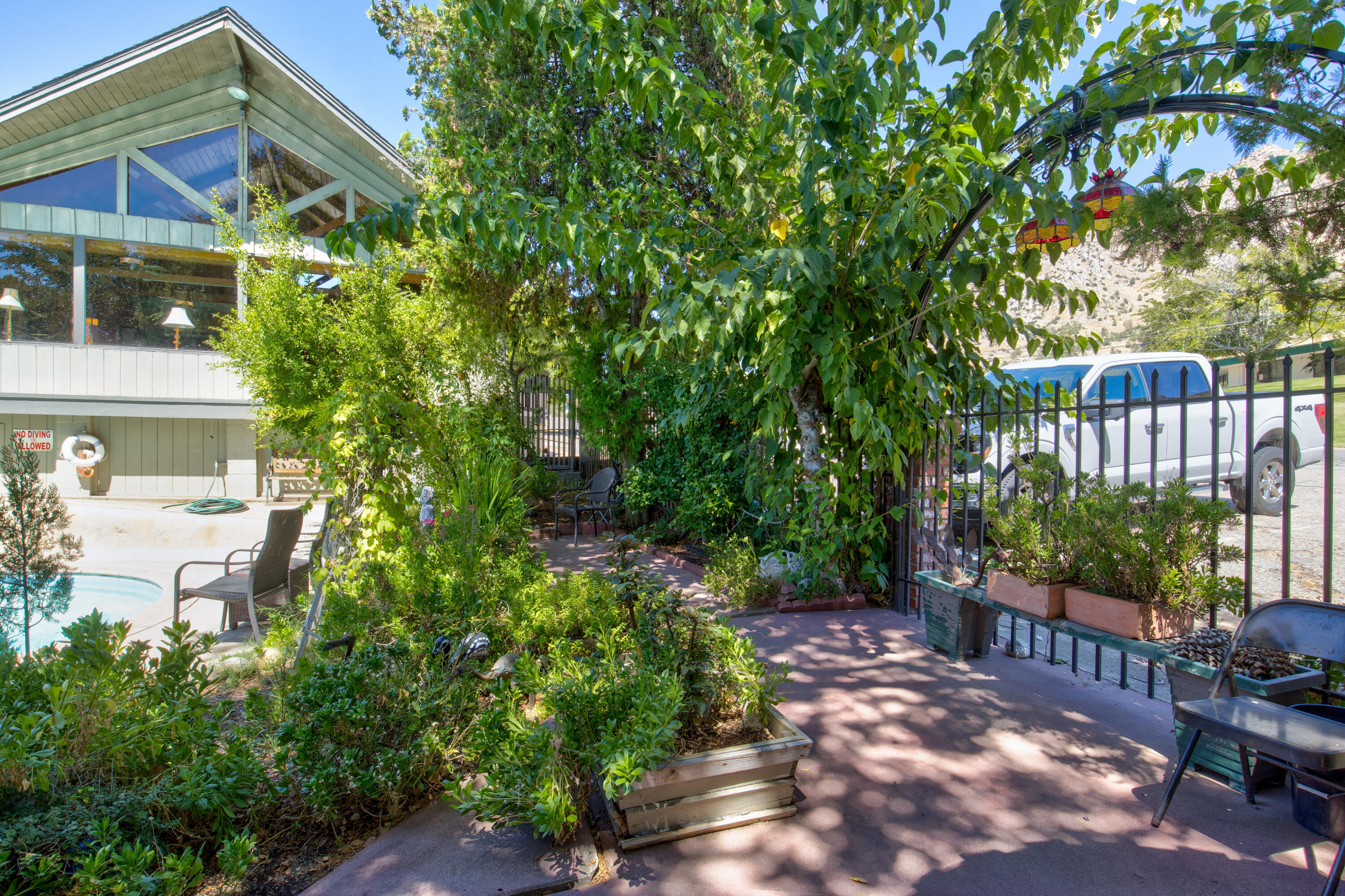 13383 Sierra Way Way, Kernville, CA 93238