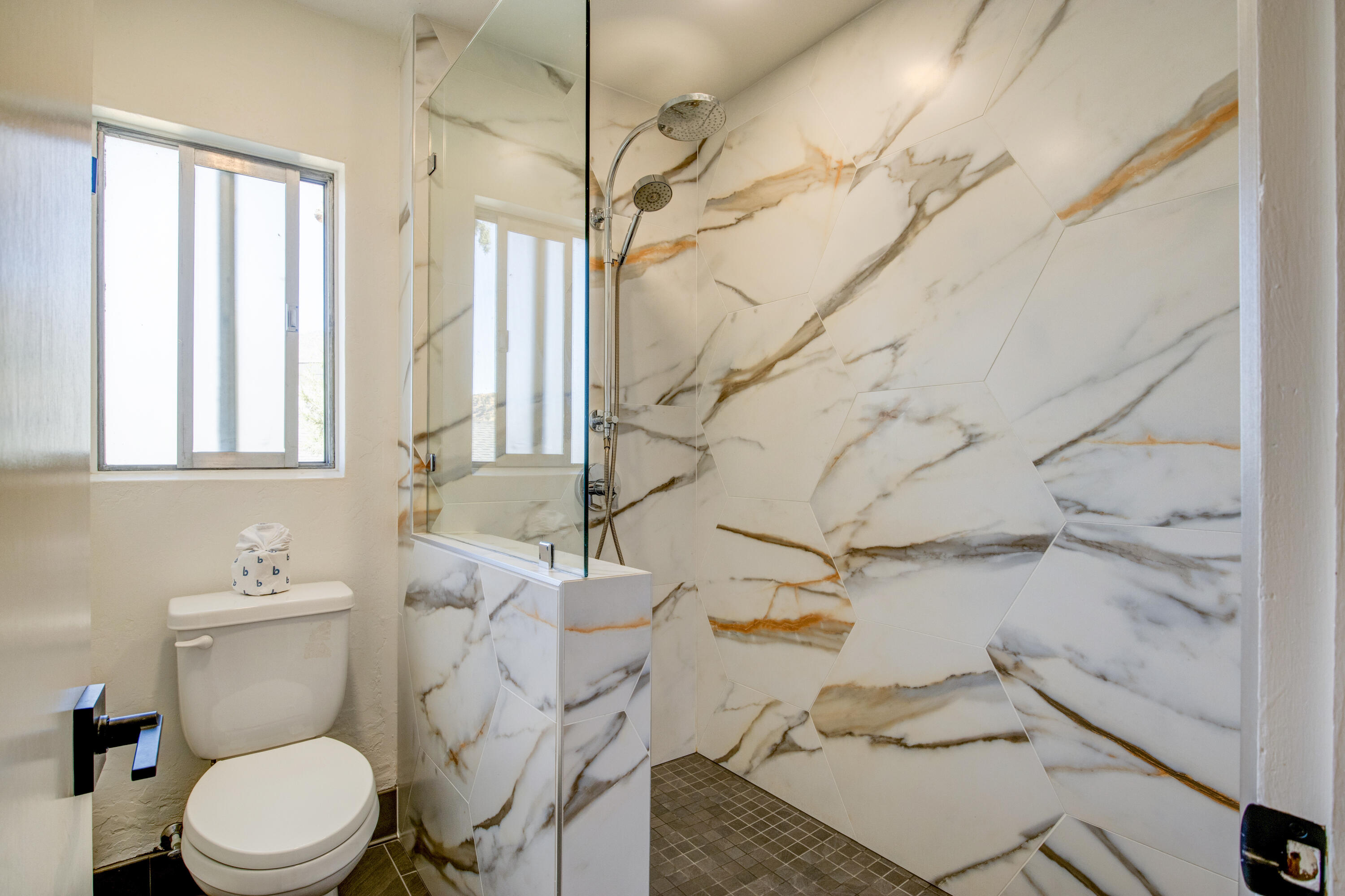 13383 Sierra Way Way, Kernville, CA 93238