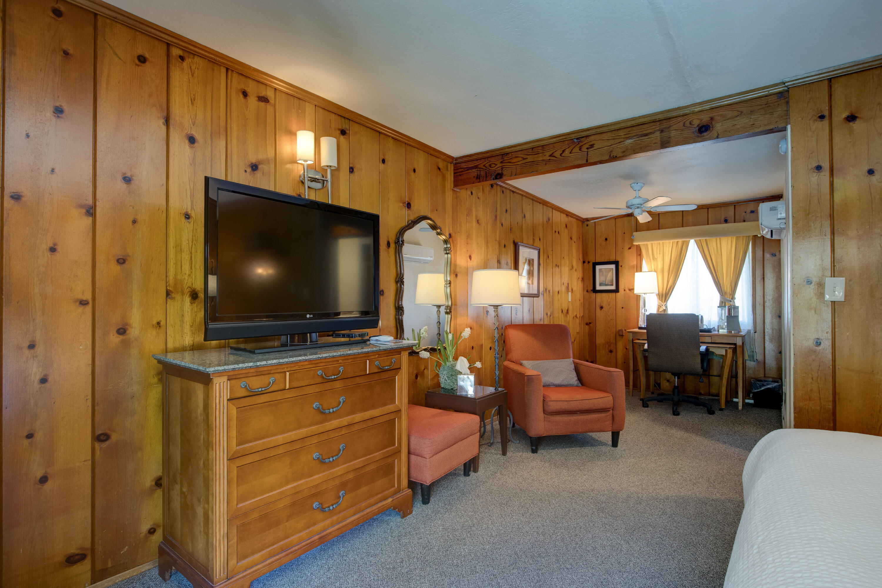 13383 Sierra Way Way, Kernville, CA 93238