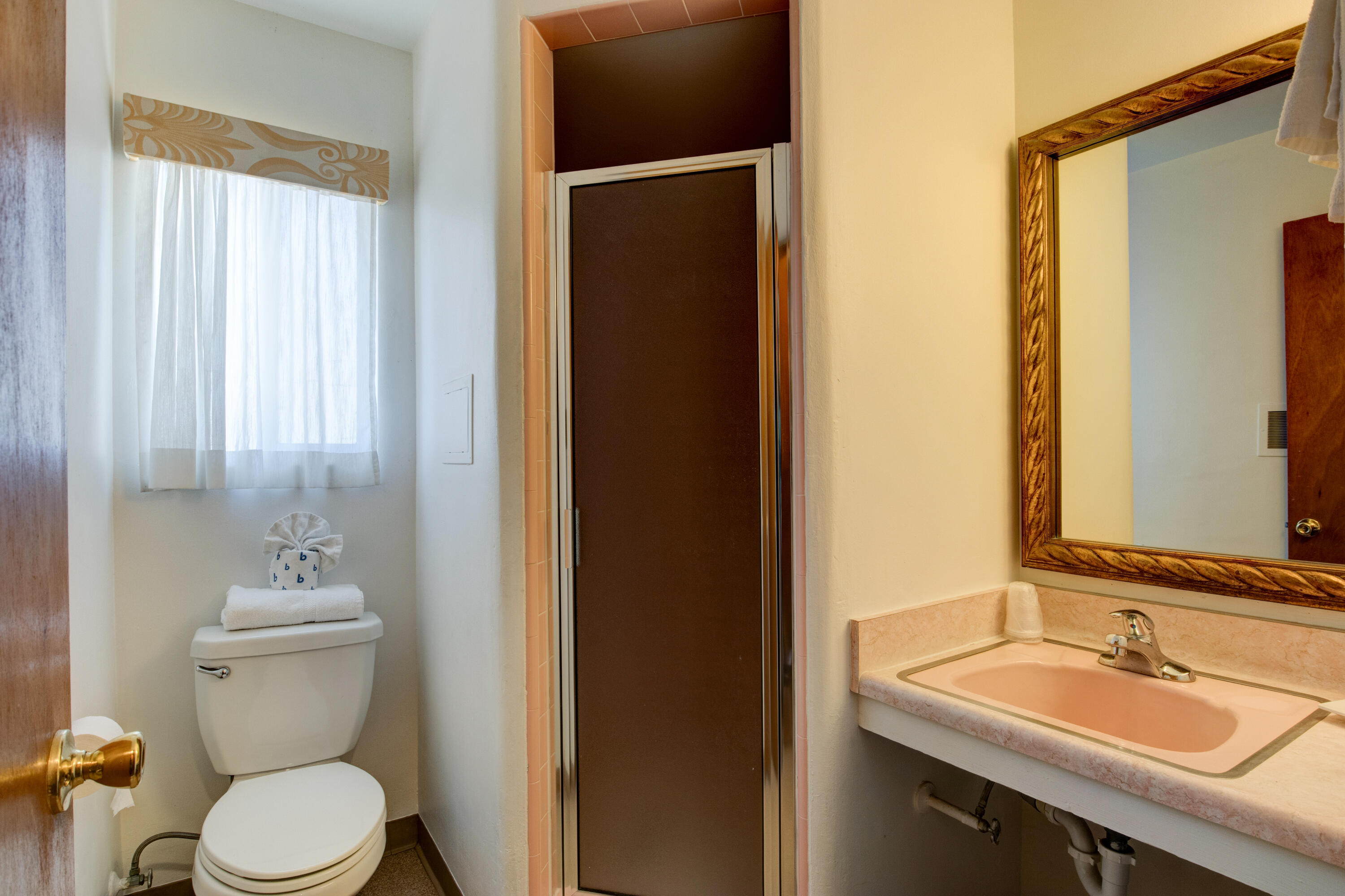 13383 Sierra Way Way, Kernville, CA 93238