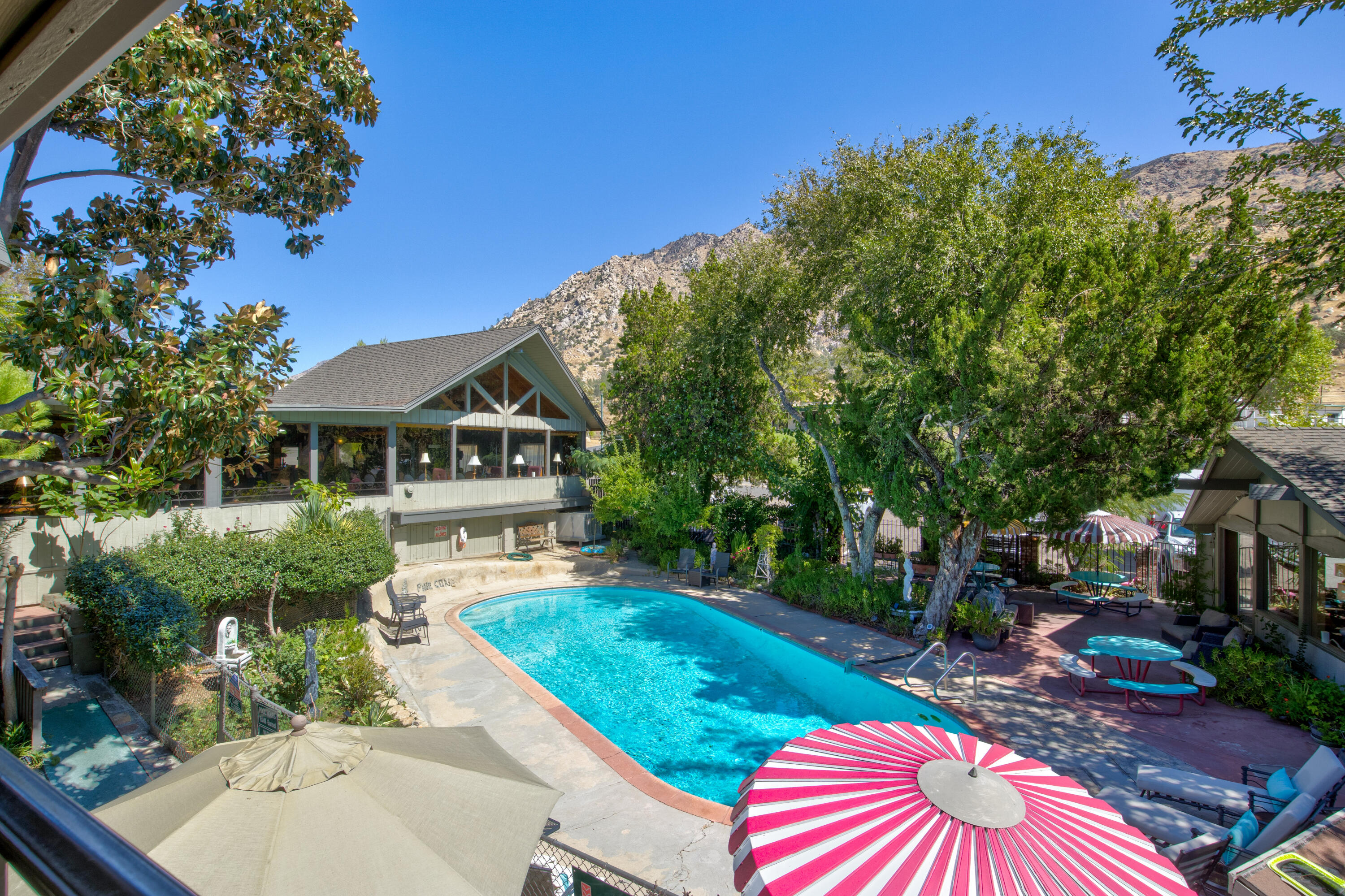 13383 Sierra Way Way, Kernville, CA 93238