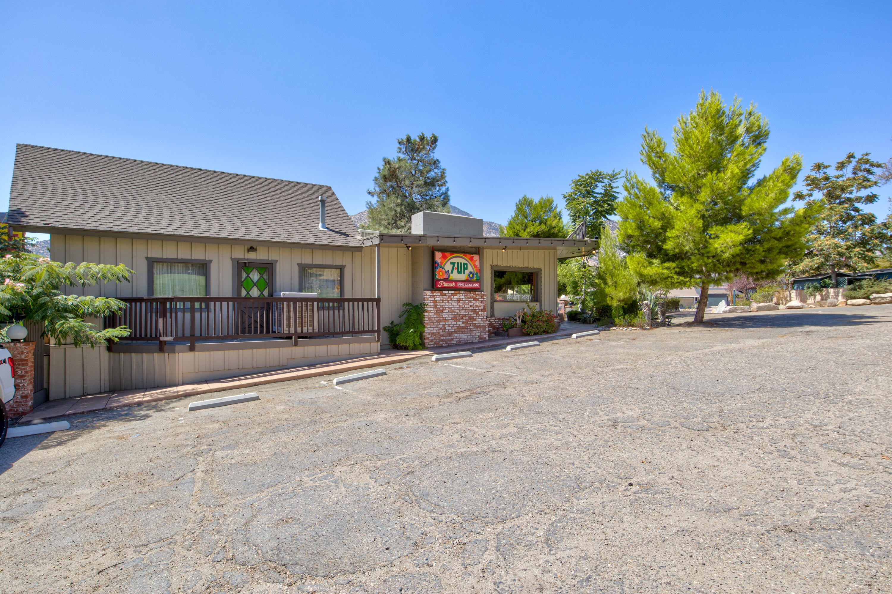 13383 Sierra Way Way, Kernville, CA 93238