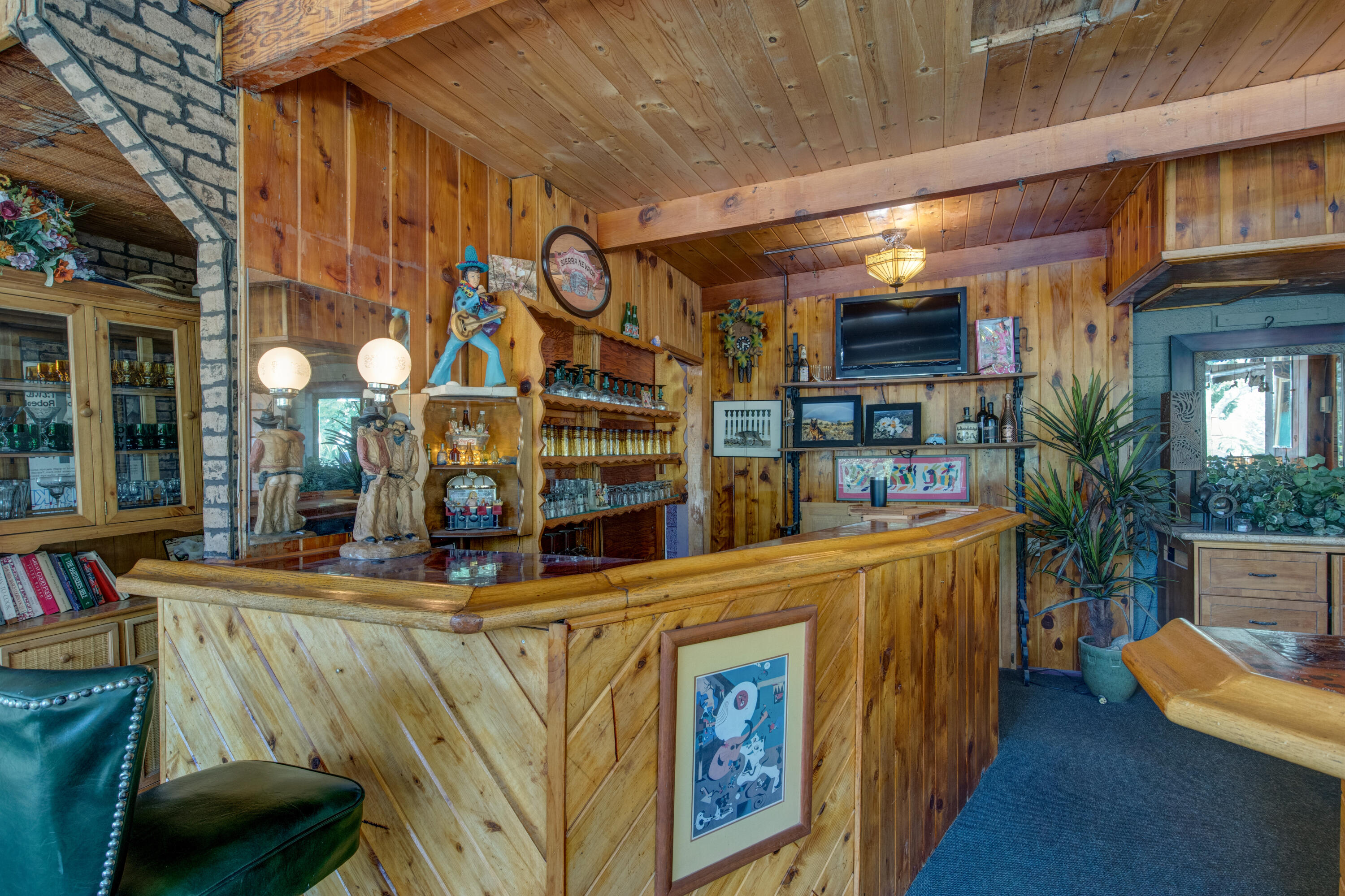 13383 Sierra Way Way, Kernville, CA 93238