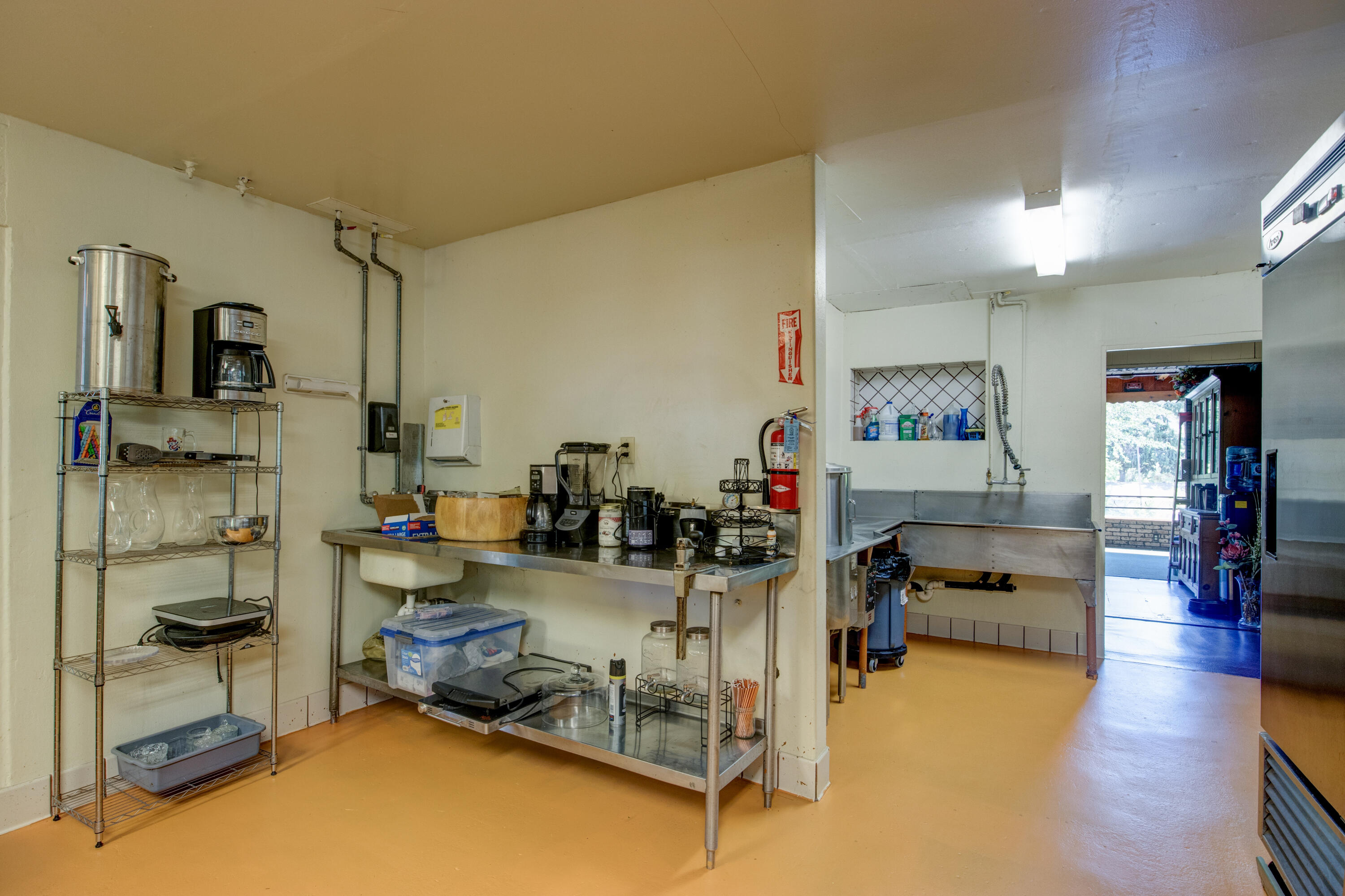 13383 Sierra Way Way, Kernville, CA 93238