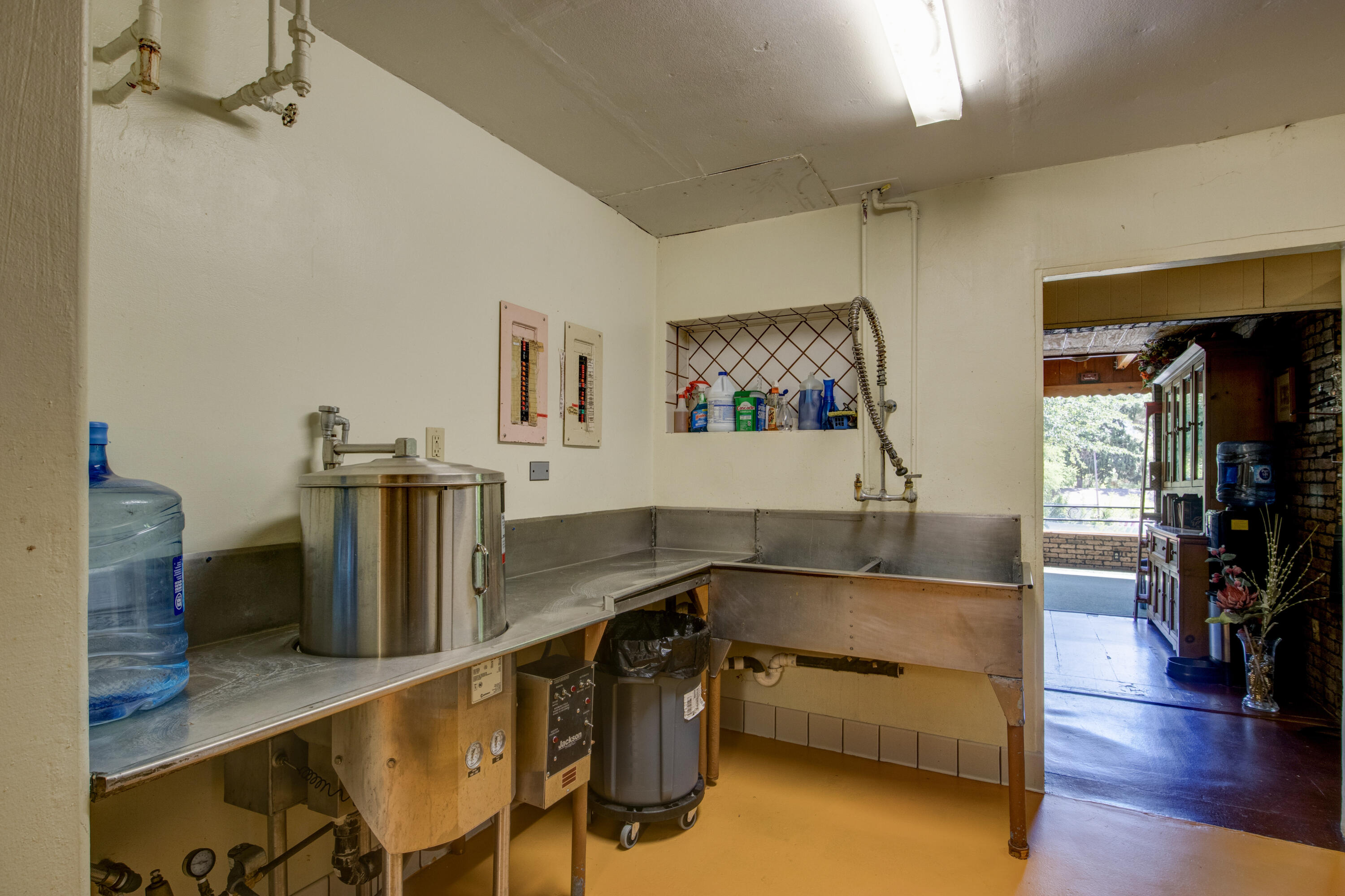 13383 Sierra Way Way, Kernville, CA 93238