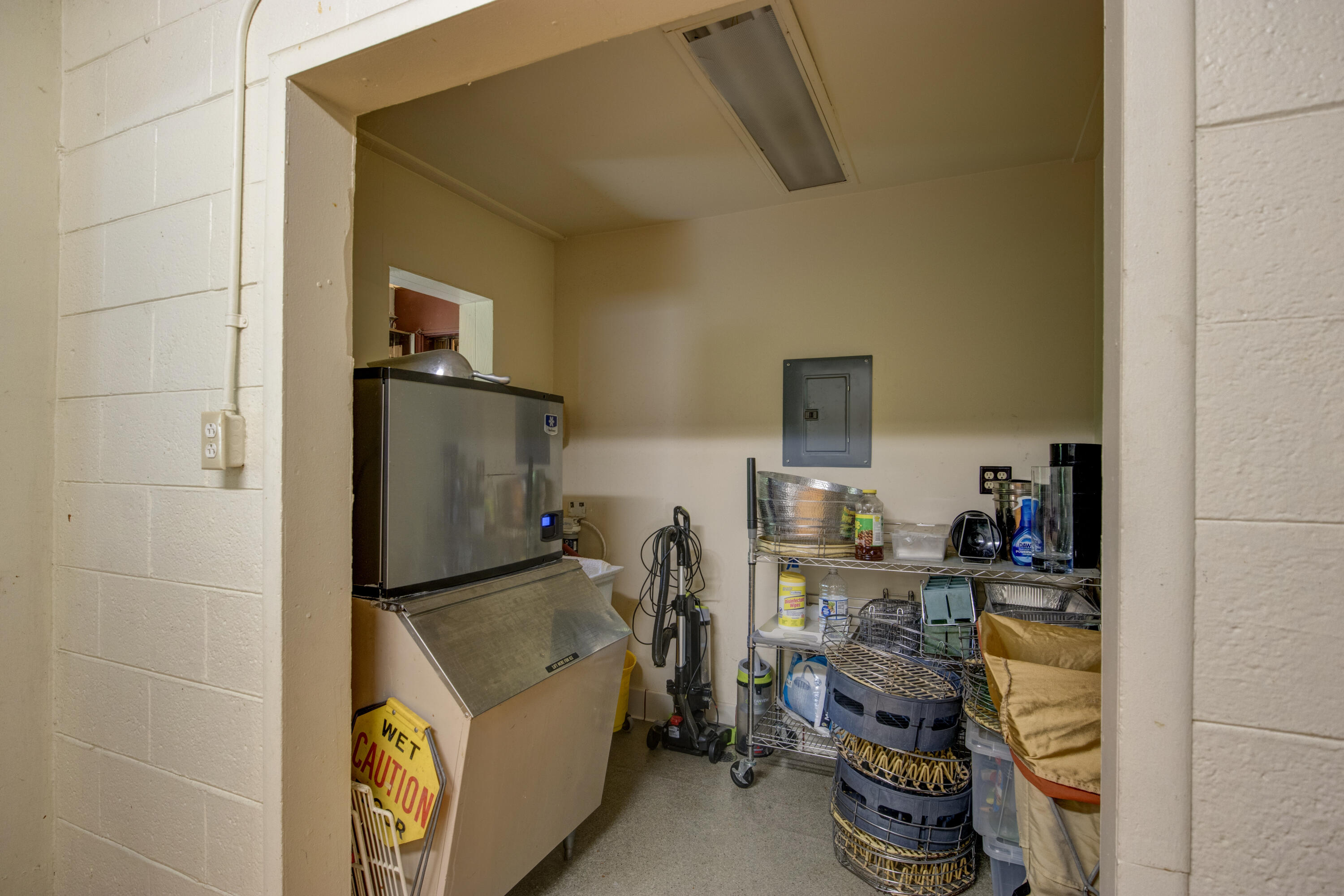 13383 Sierra Way Way, Kernville, CA 93238