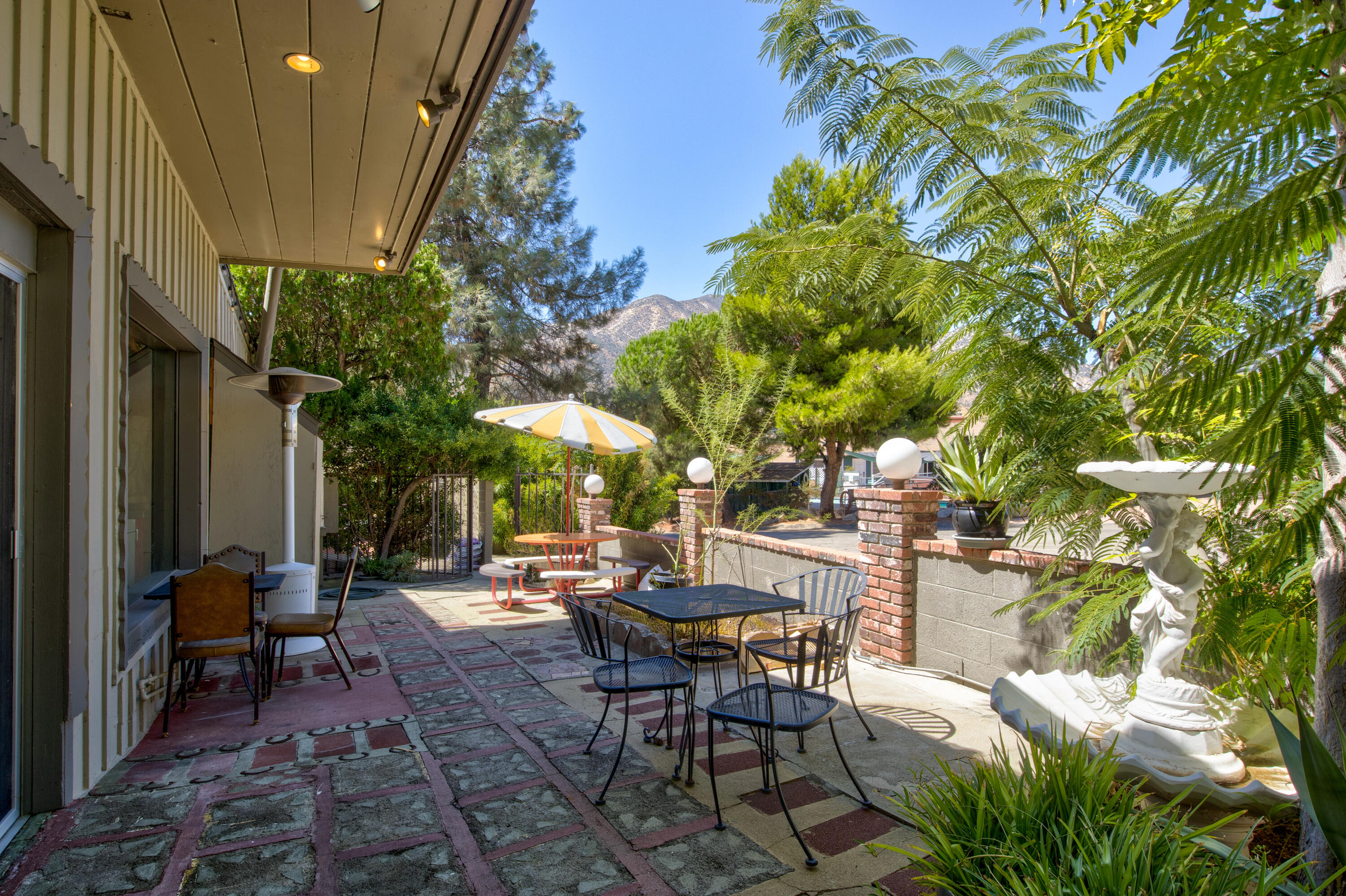 13383 Sierra Way Way, Kernville, CA 93238