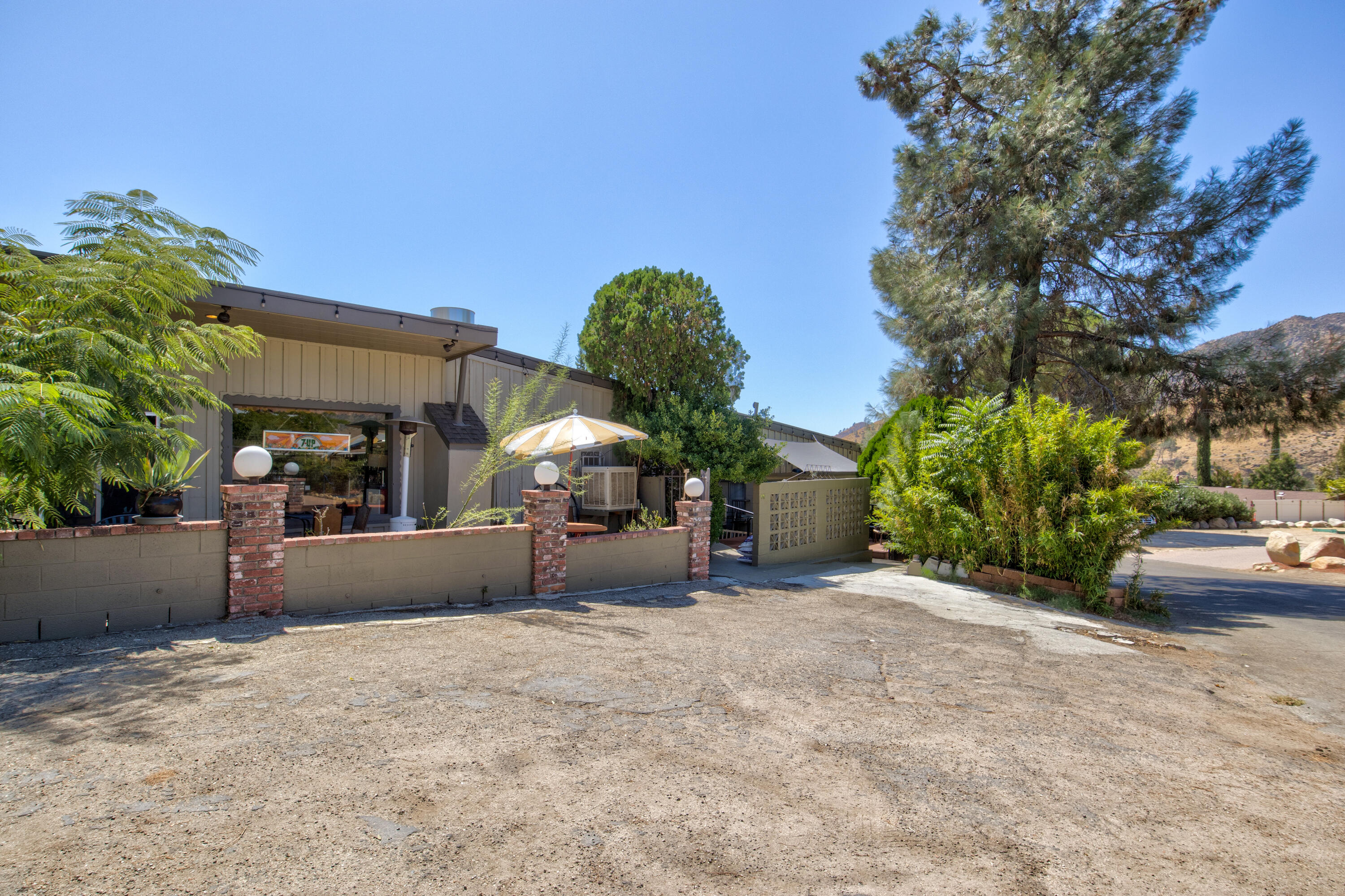 13383 Sierra Way Way, Kernville, CA 93238