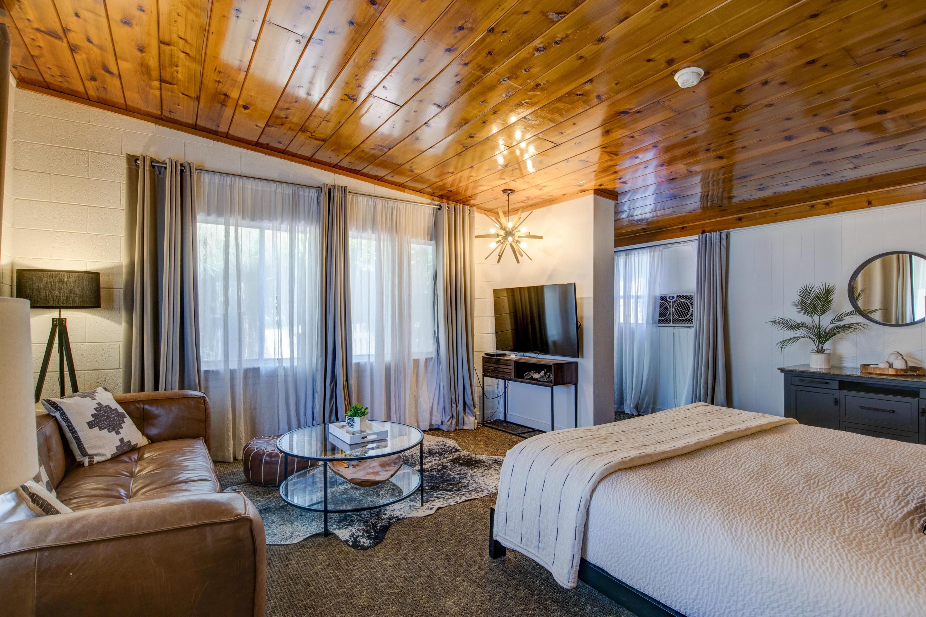 13383 Sierra Way Way, Kernville, CA 93238