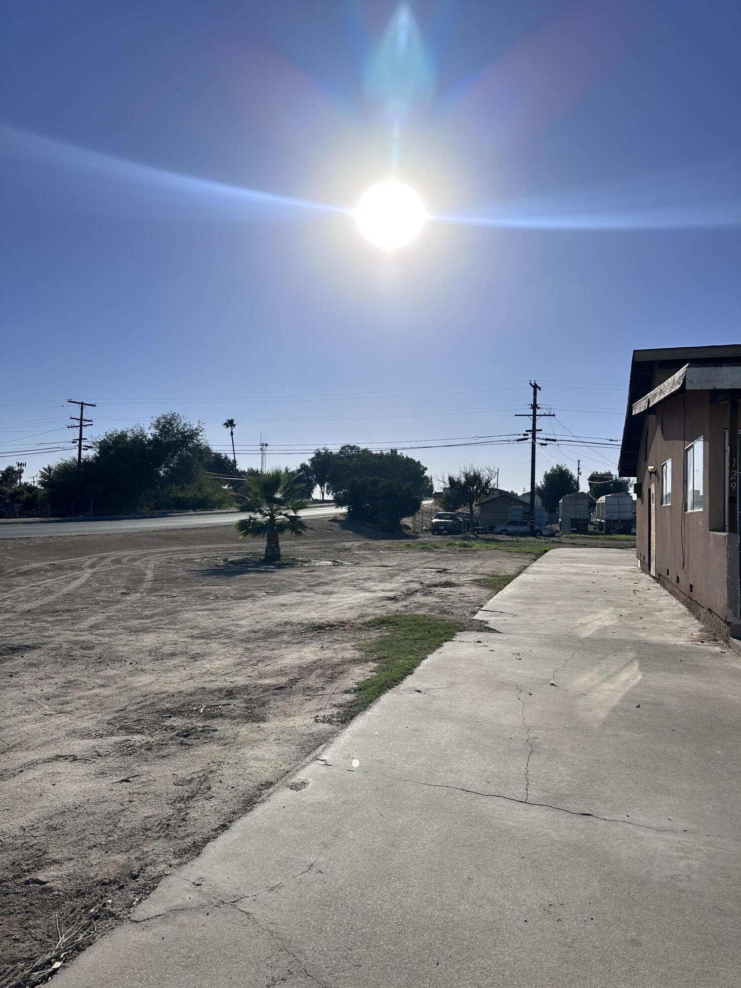 129 S Evans Rd, Tipton, CA 93272