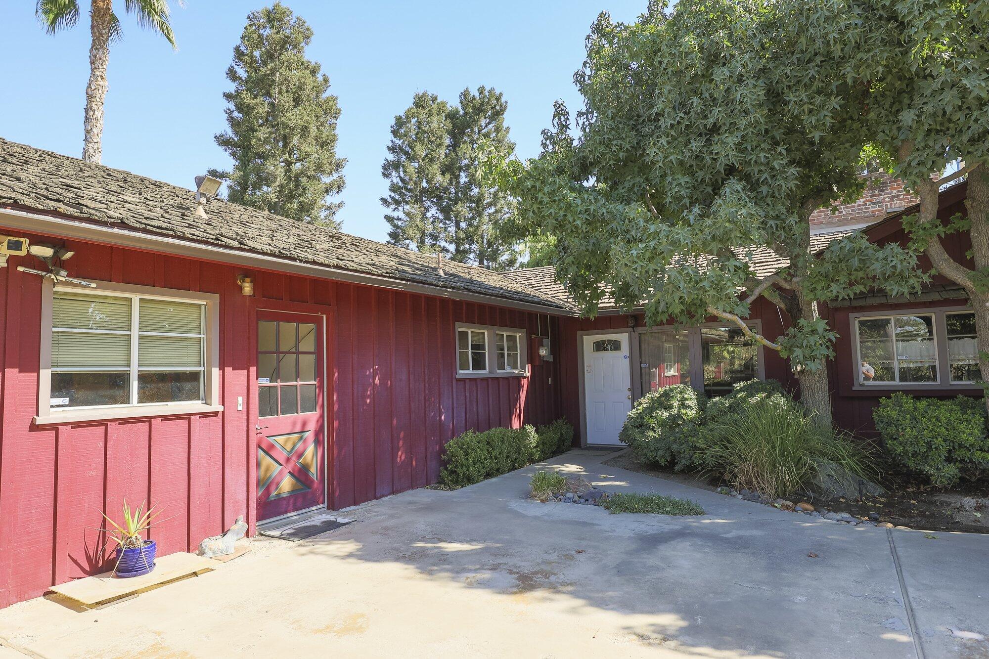 267 N Strathmore Ave, Lindsay, CA 93247