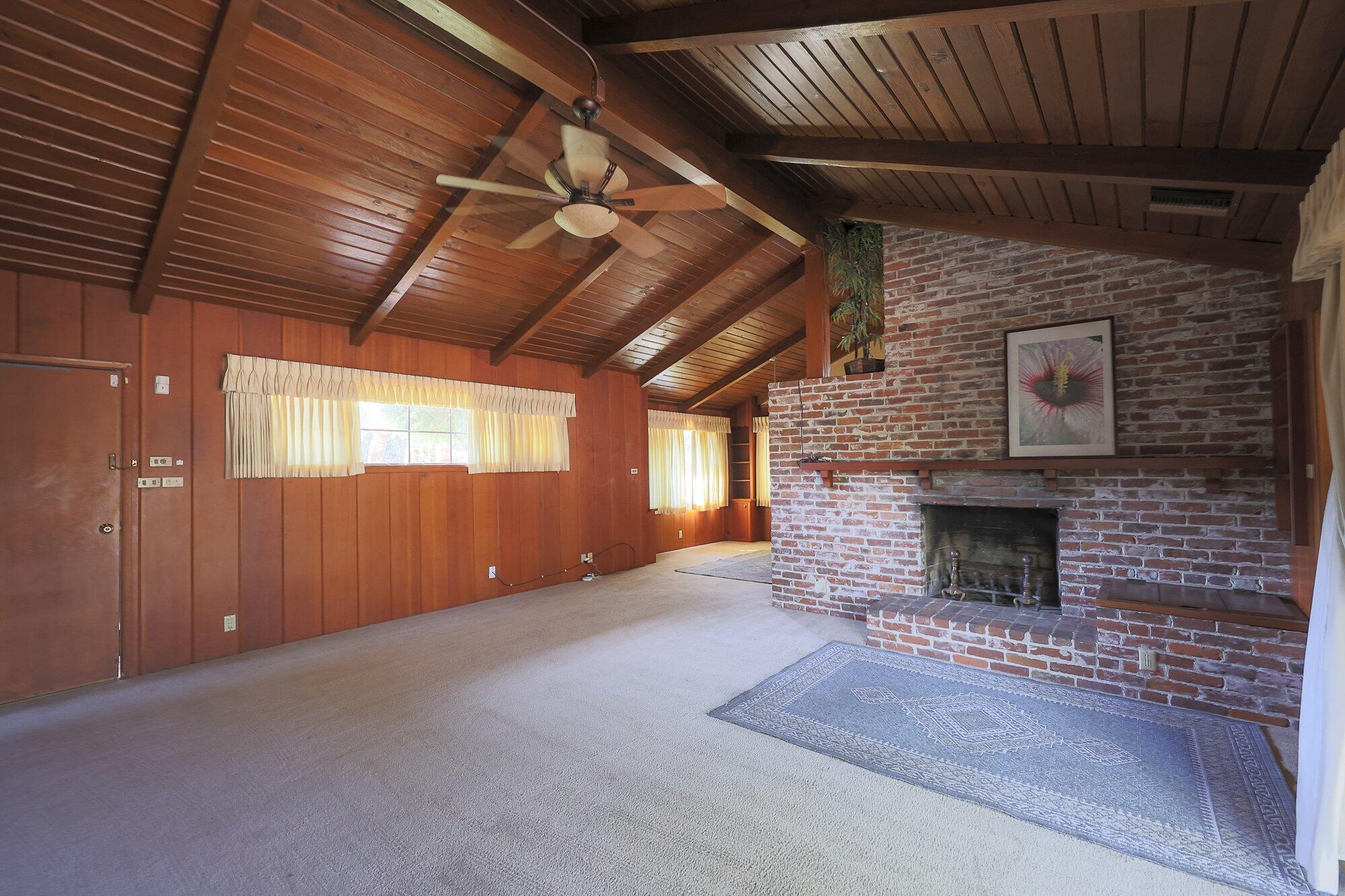 267 N Strathmore Ave, Lindsay, CA 93247