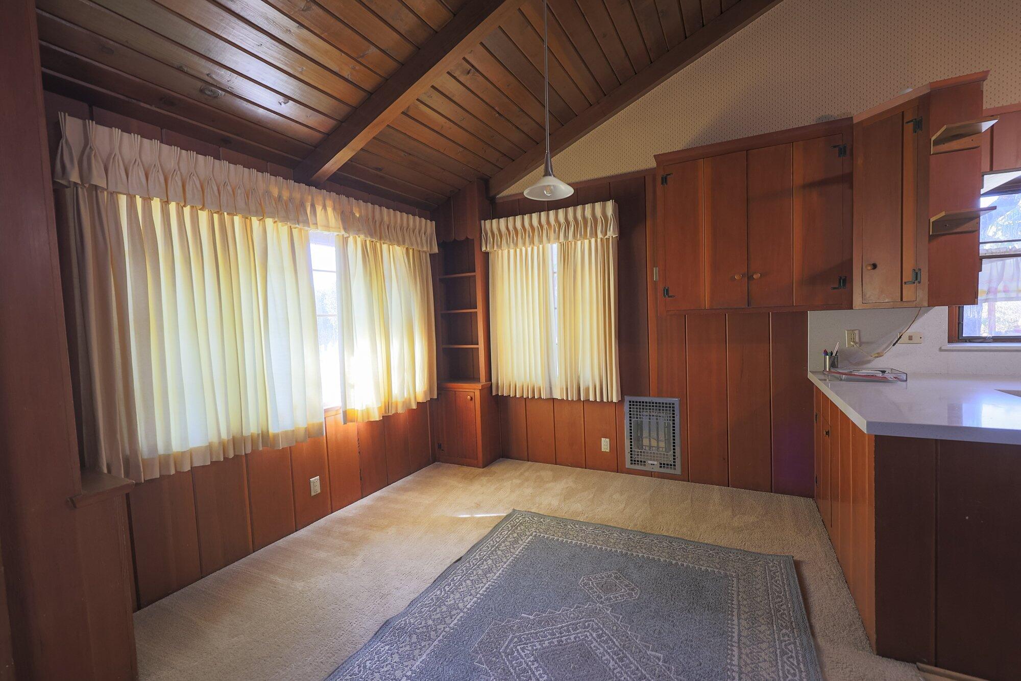 267 N Strathmore Ave, Lindsay, CA 93247