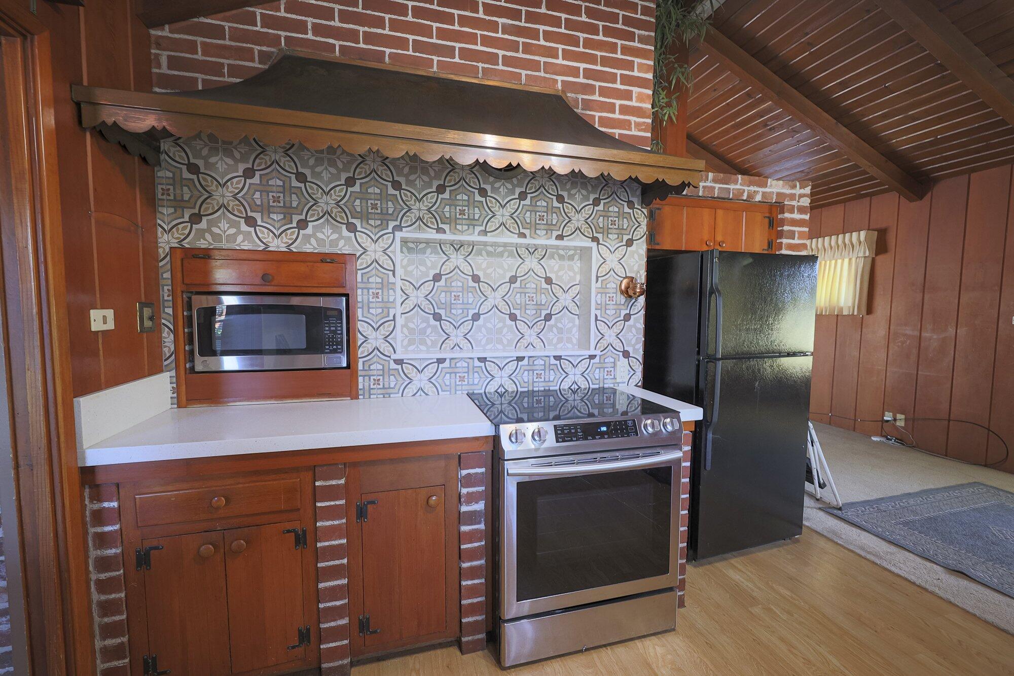 267 N Strathmore Ave, Lindsay, CA 93247